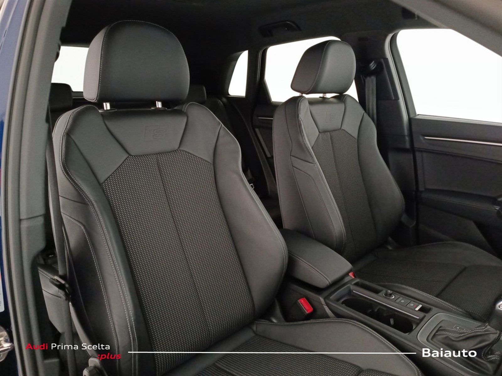 22 - Audi Q3 35 2.0 tdi s line edition s tronic