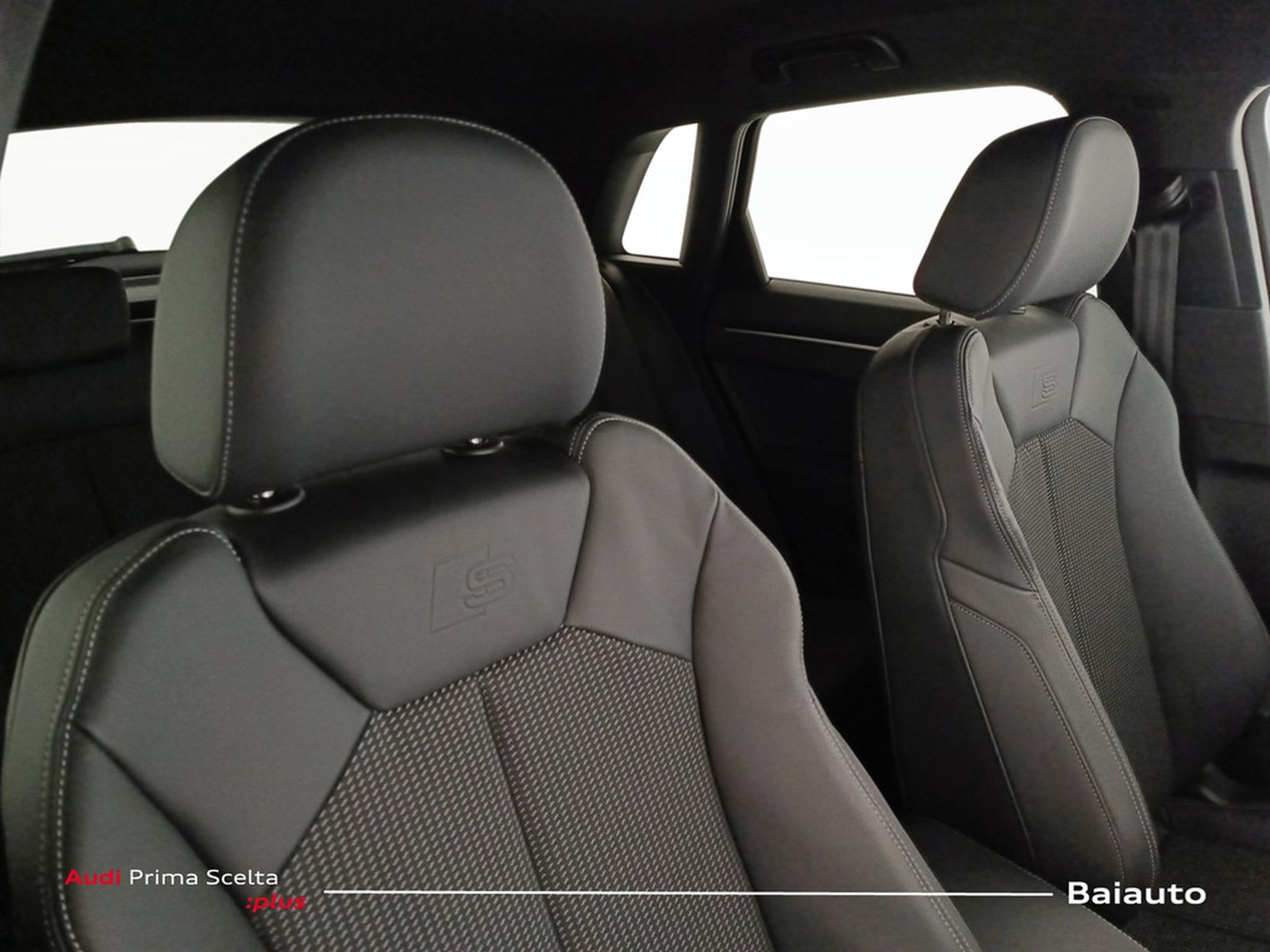 24 - Audi Q3 35 2.0 tdi s line edition s tronic