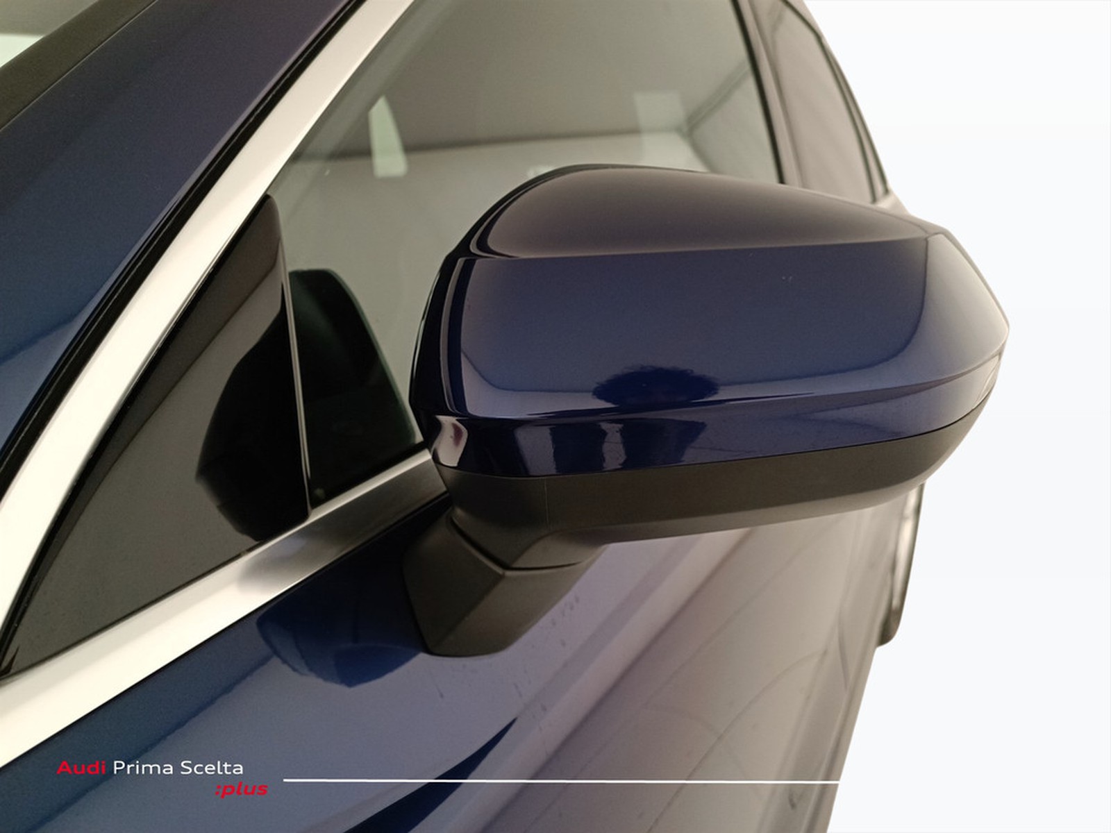 26 - Audi Q3 35 2.0 tdi s line edition s tronic