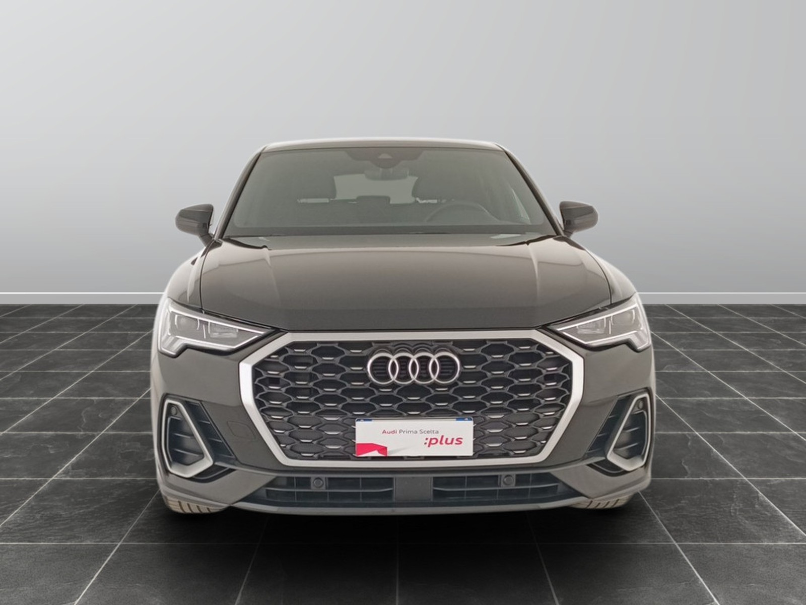 2 - Audi Q3 sportback 35 2.0 tdi s line edition s tronic