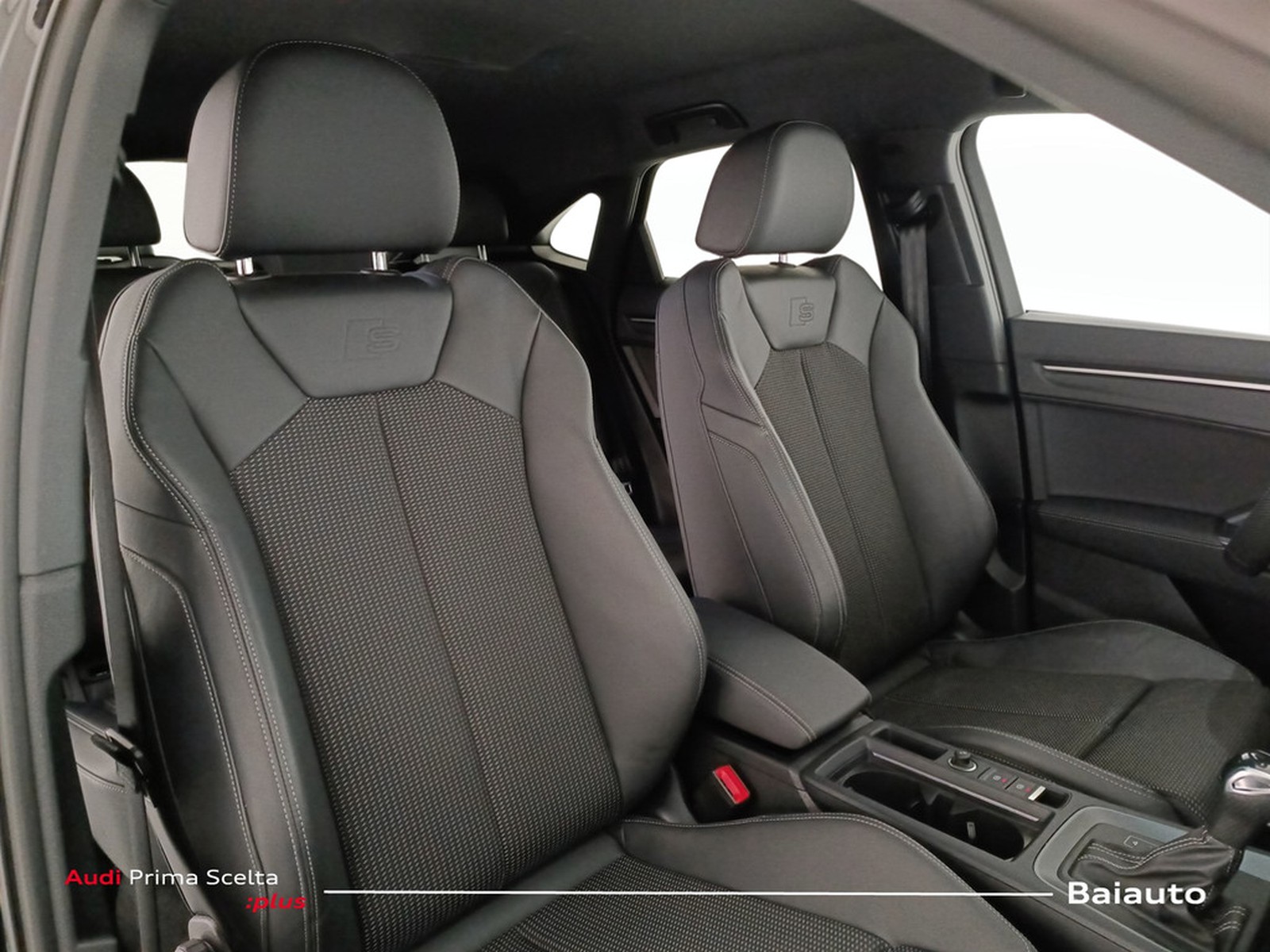 22 - Audi Q3 sportback 35 2.0 tdi s line edition s tronic