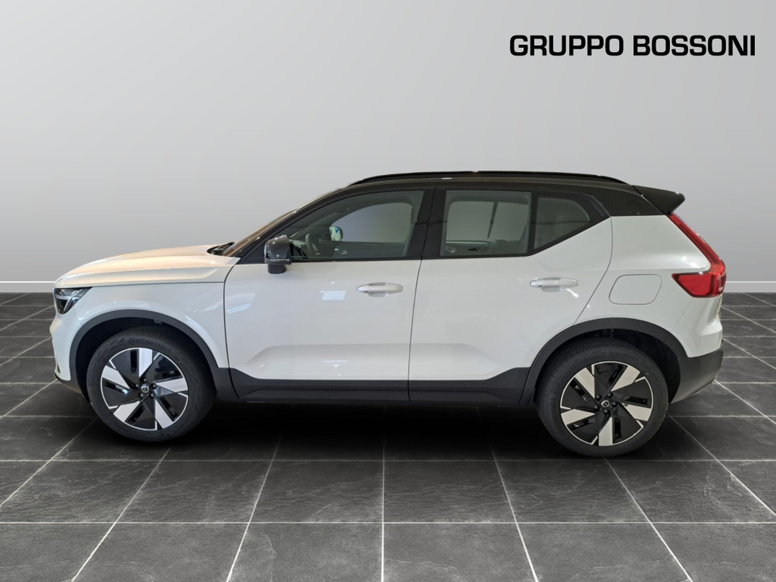 3 - Volvo XC40 single motor plus rwd edt