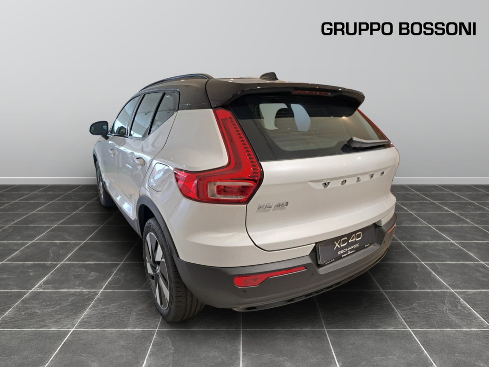 4 - Volvo XC40 single motor plus rwd edt