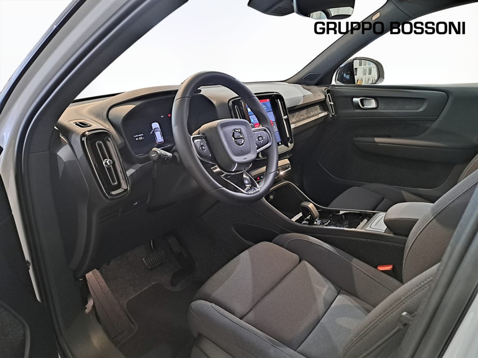 6 - Volvo XC40 single motor plus rwd edt