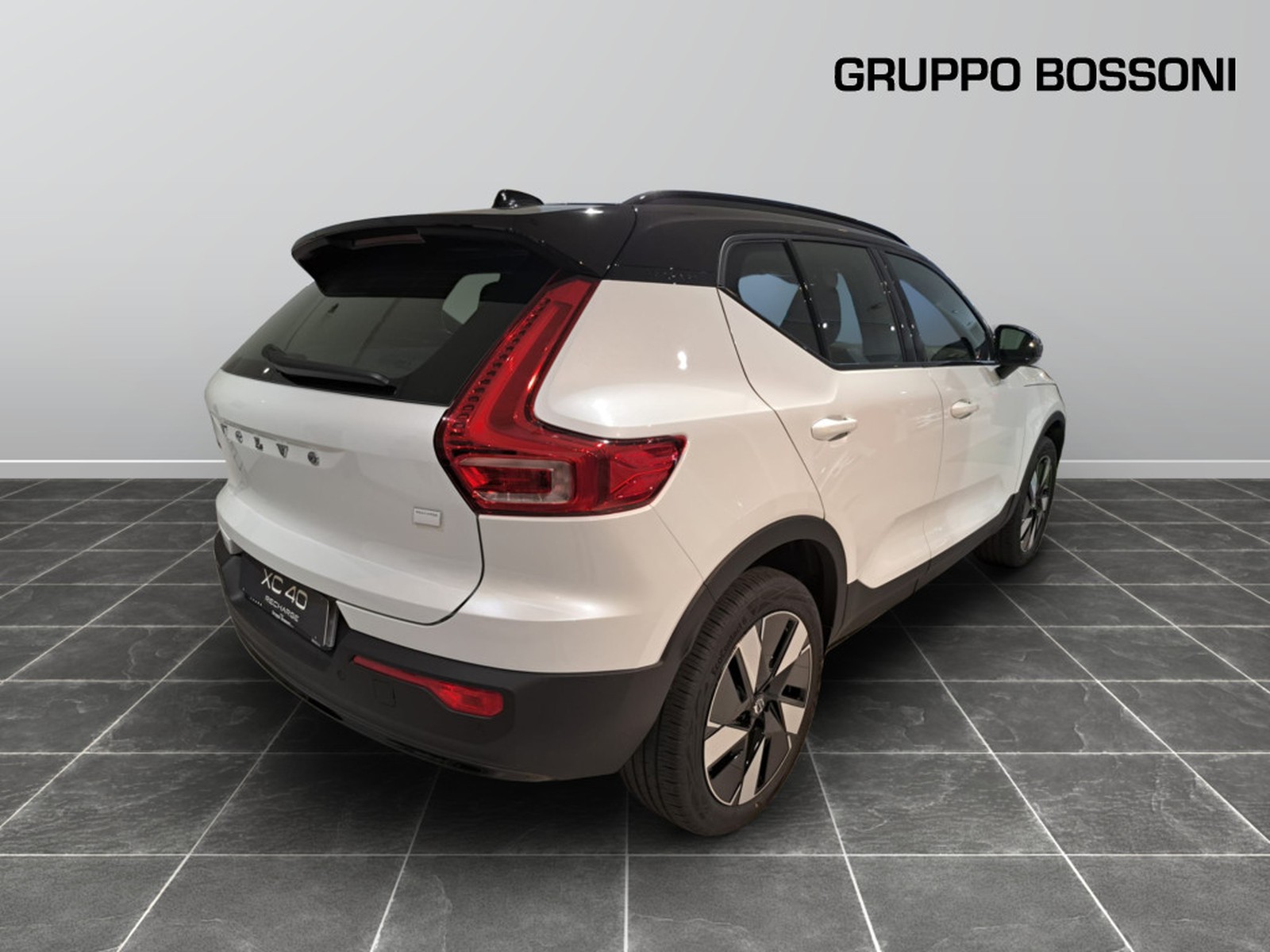 14 - Volvo XC40 single motor plus rwd edt