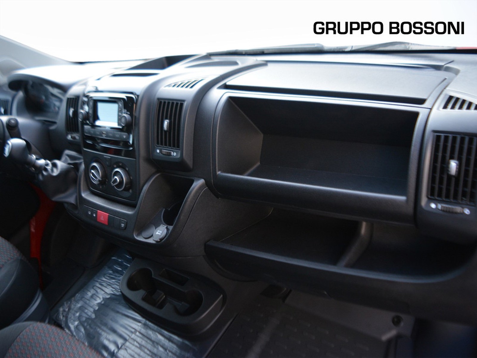 8 - Peugeot Boxer 435 2.2 bluehdi 140cv s&s l3 d.cab. (premium)