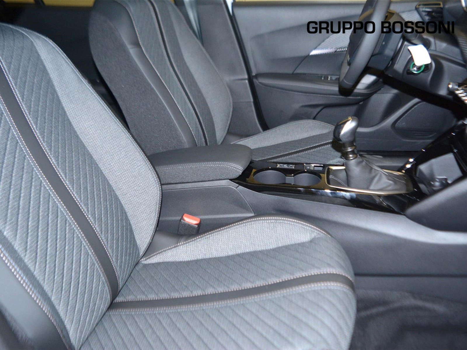 5 - Peugeot 2008 1.2 puretech 100cv allure s&s