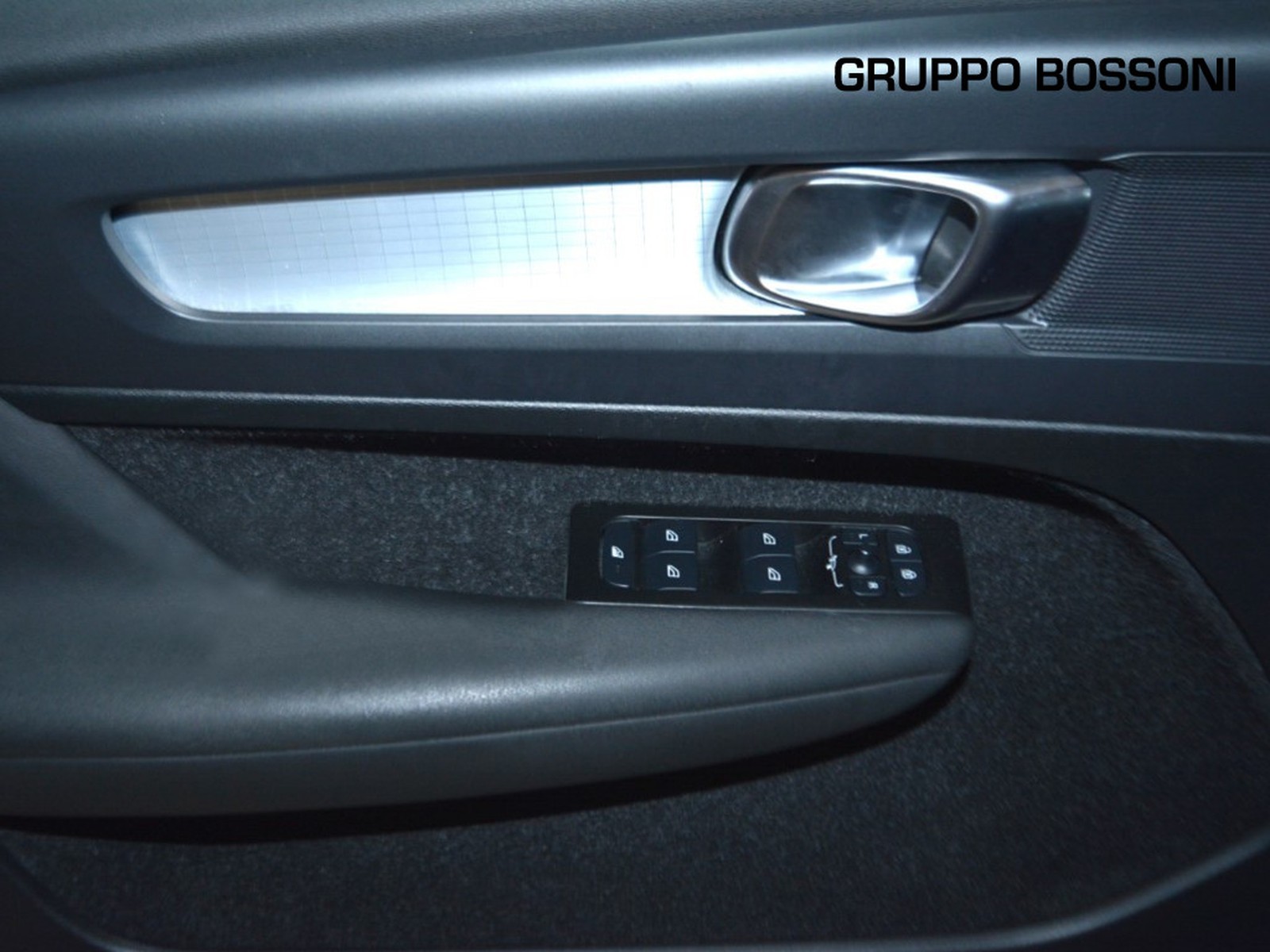 15 - Volvo XC40 1.5 t5 recharge plug-in-hybrid inscription expression geartronic my21