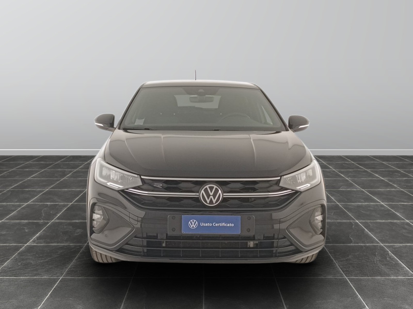 2 - Volkswagen Taigo 1.0 tsi 115cv r-line