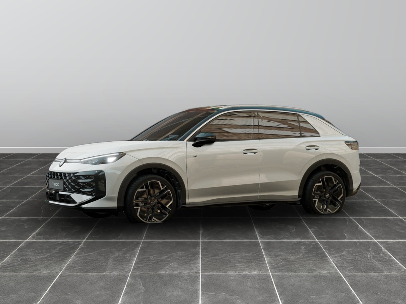 2 - Volkswagen T-Roc 1.5 etsi act 150cv r-line dsg