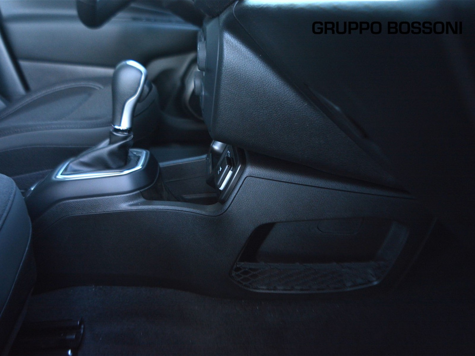 12 - Jeep Renegade 1.5 turbo t4 mhev altitude 2wd dct