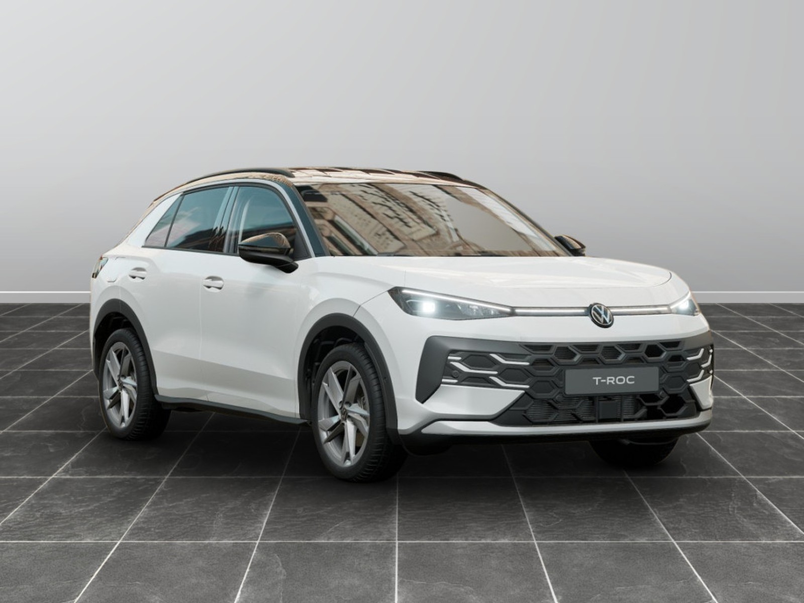 4 - Volkswagen T-Roc 1.5 etsi act 150cv life dsg