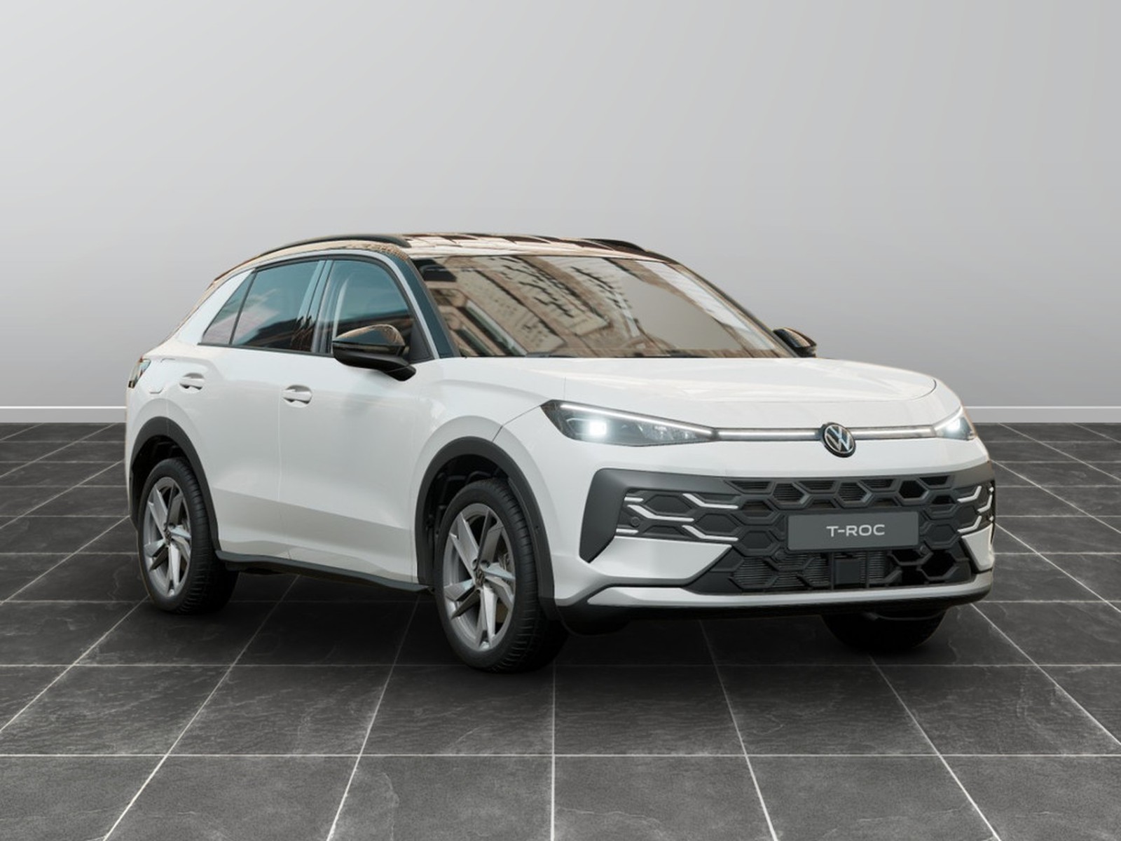4 - Volkswagen T-Roc 1.5 etsi act 150cv life dsg