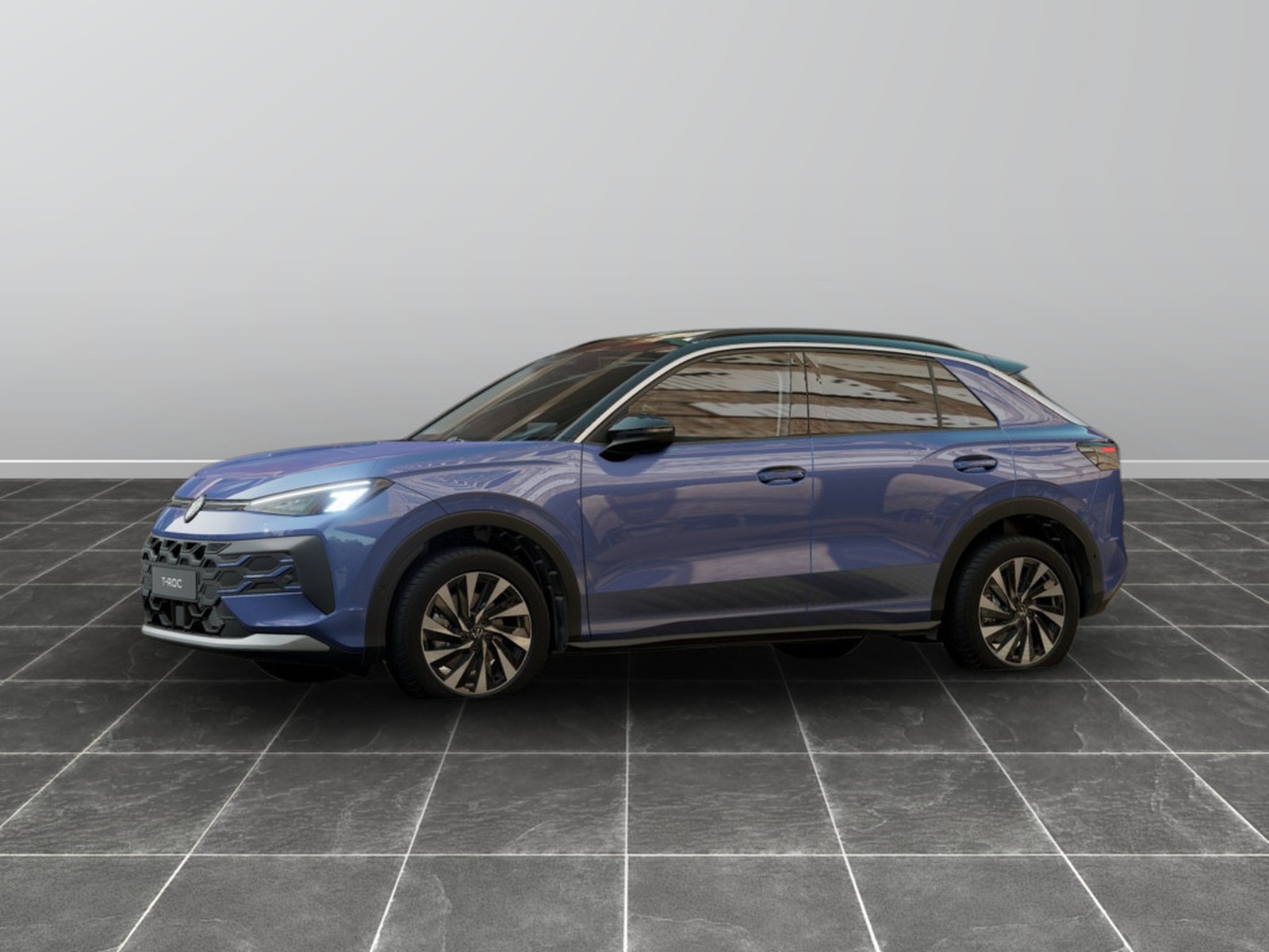2 - Volkswagen T-Roc 1.5 etsi act 115cv life dsg