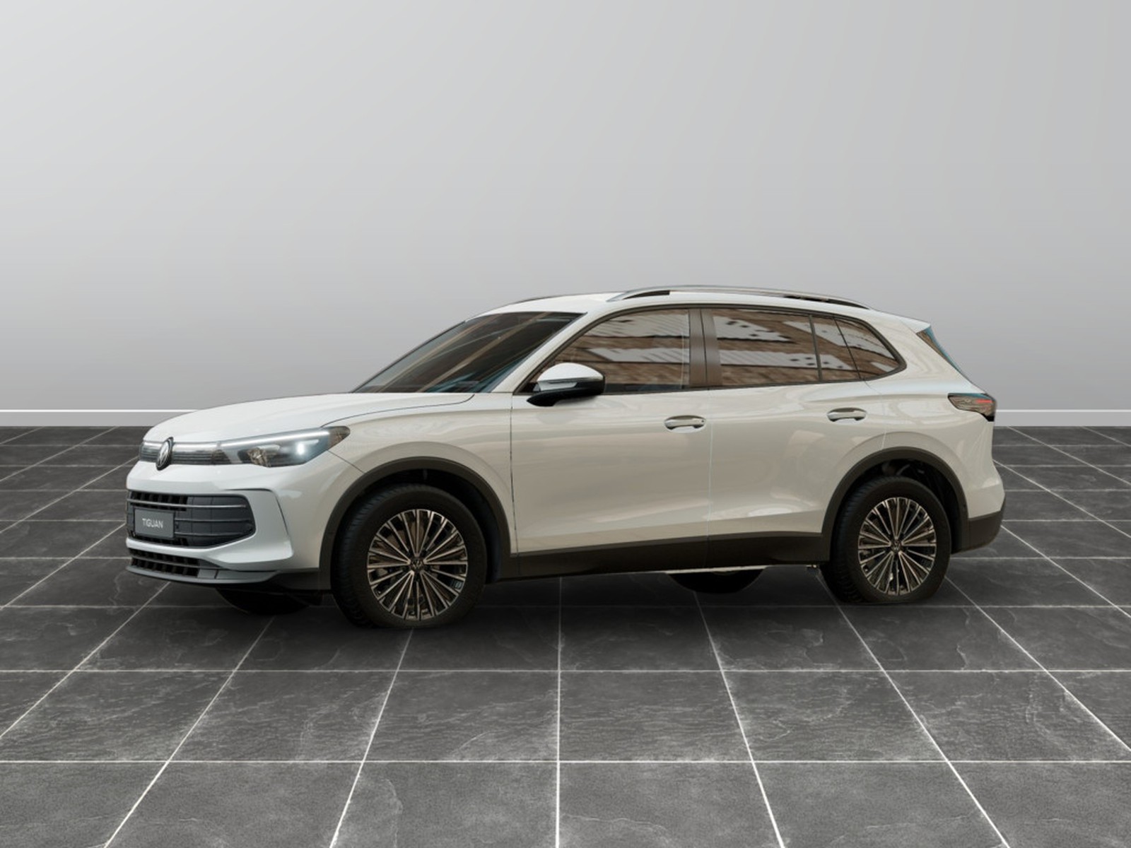 2 - Volkswagen Tiguan 1.5 etsi act 150cv edition plus dsg