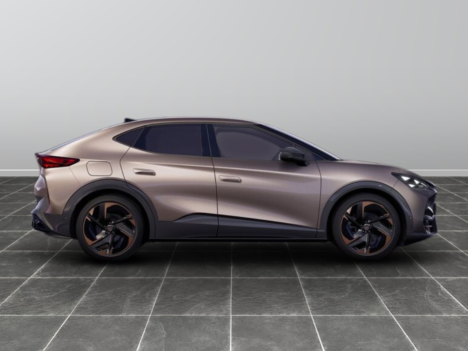 3 - Cupra Tavascan 77kwh endurance adrenaline rwd