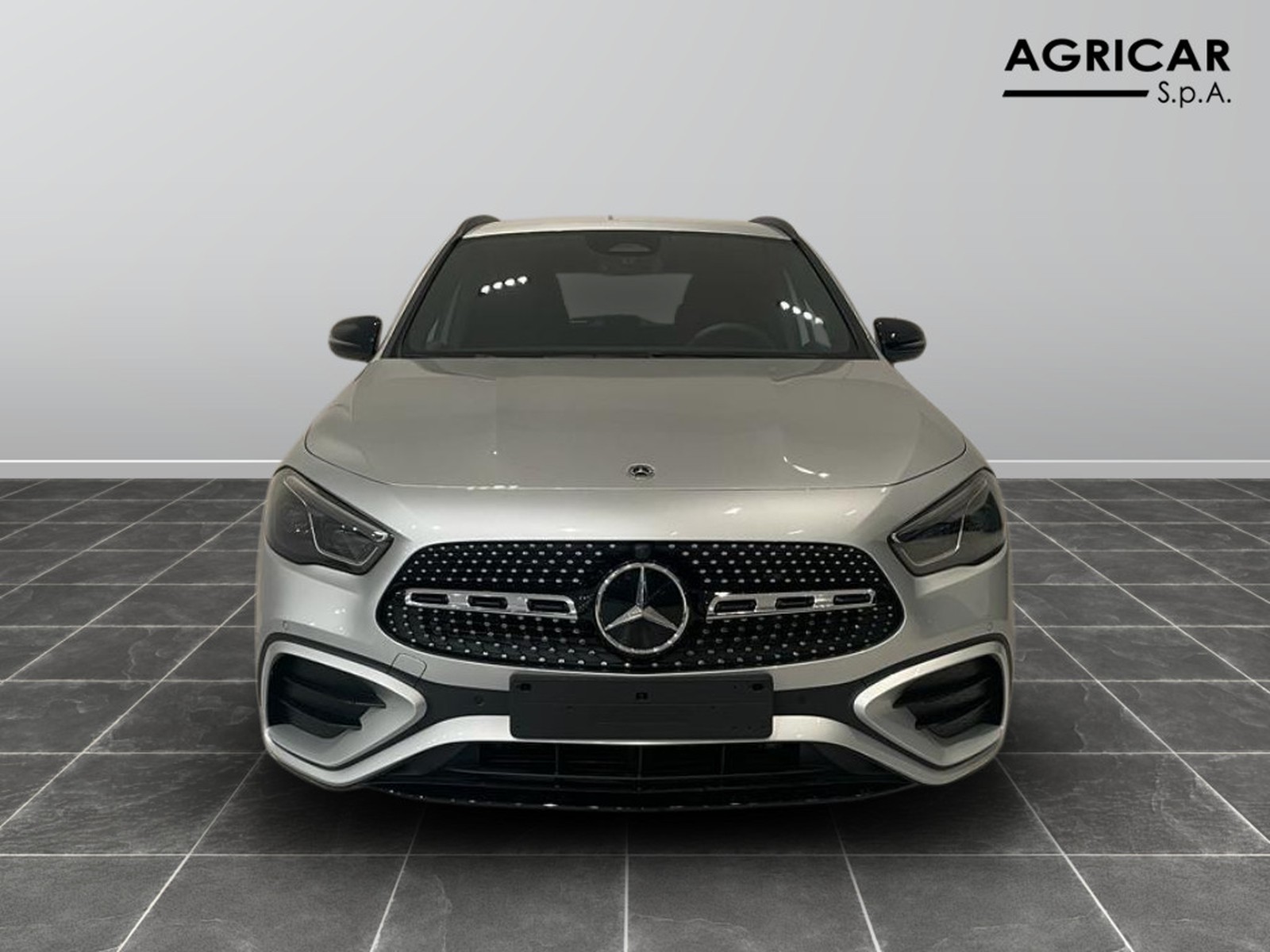 5 - Mercedes GLA 200 d amg line premium 8g-dct