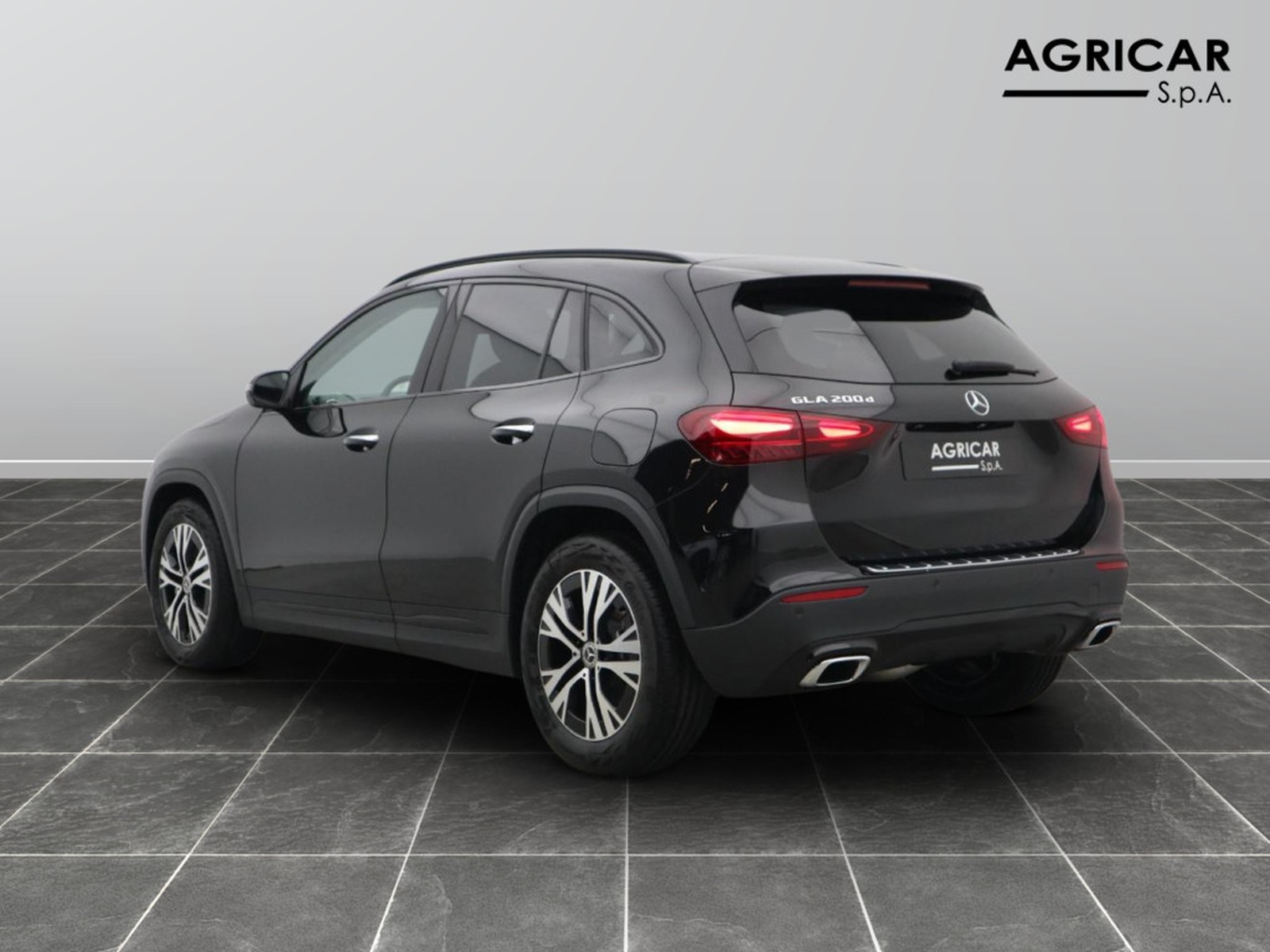 5 - Mercedes GLA 200 d progressive advanced plus 8g-dct