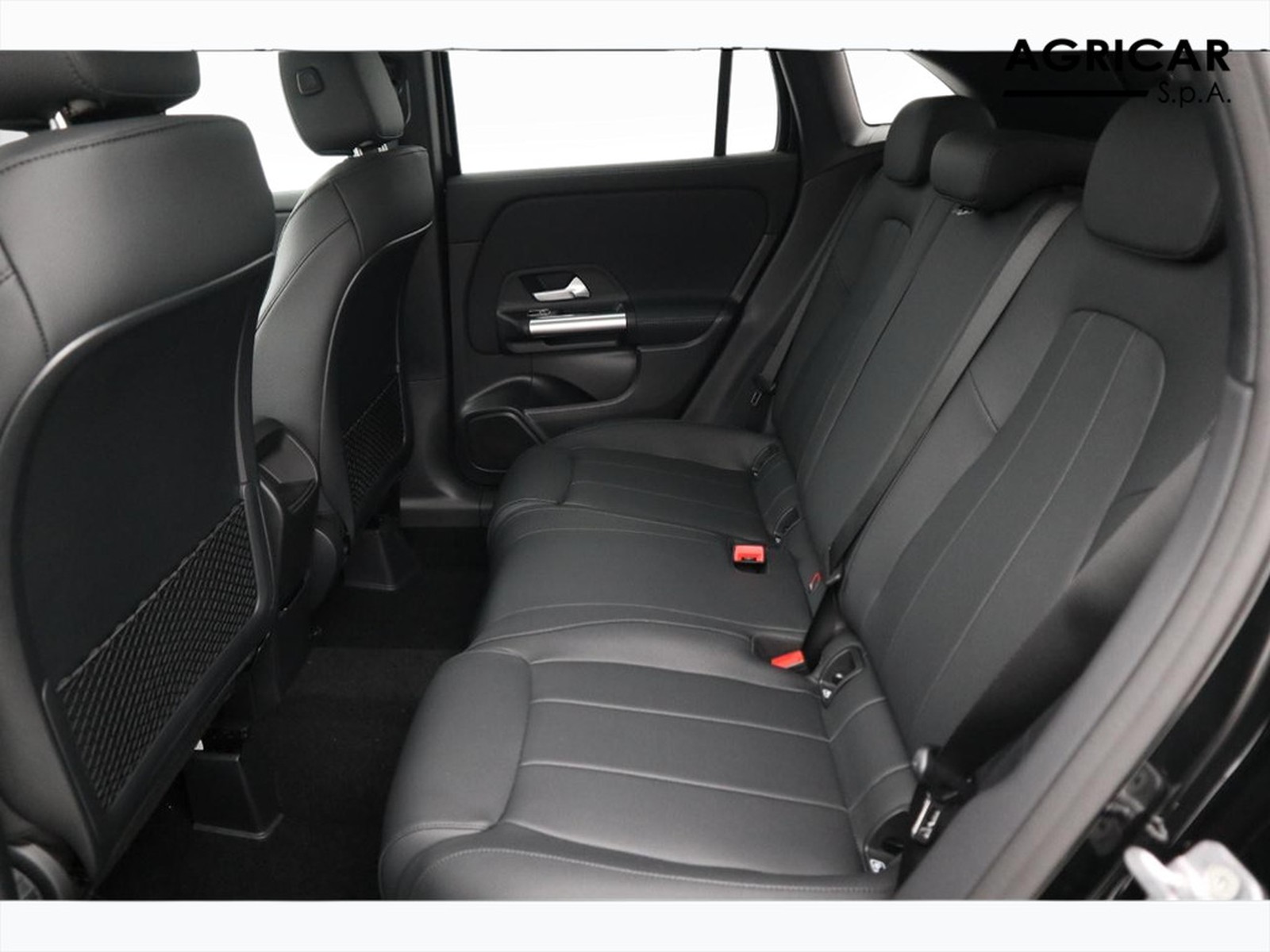 8 - Mercedes GLA 200 d progressive advanced plus 8g-dct