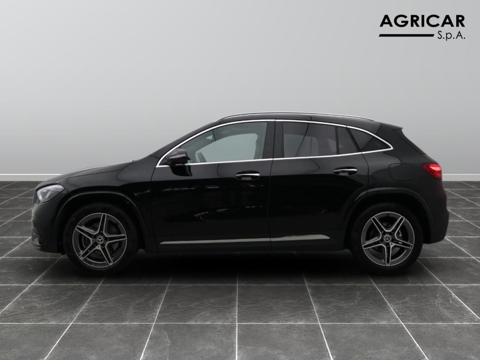 2 - Mercedes GLA 200 d amg line advanced plus 8g-dct
