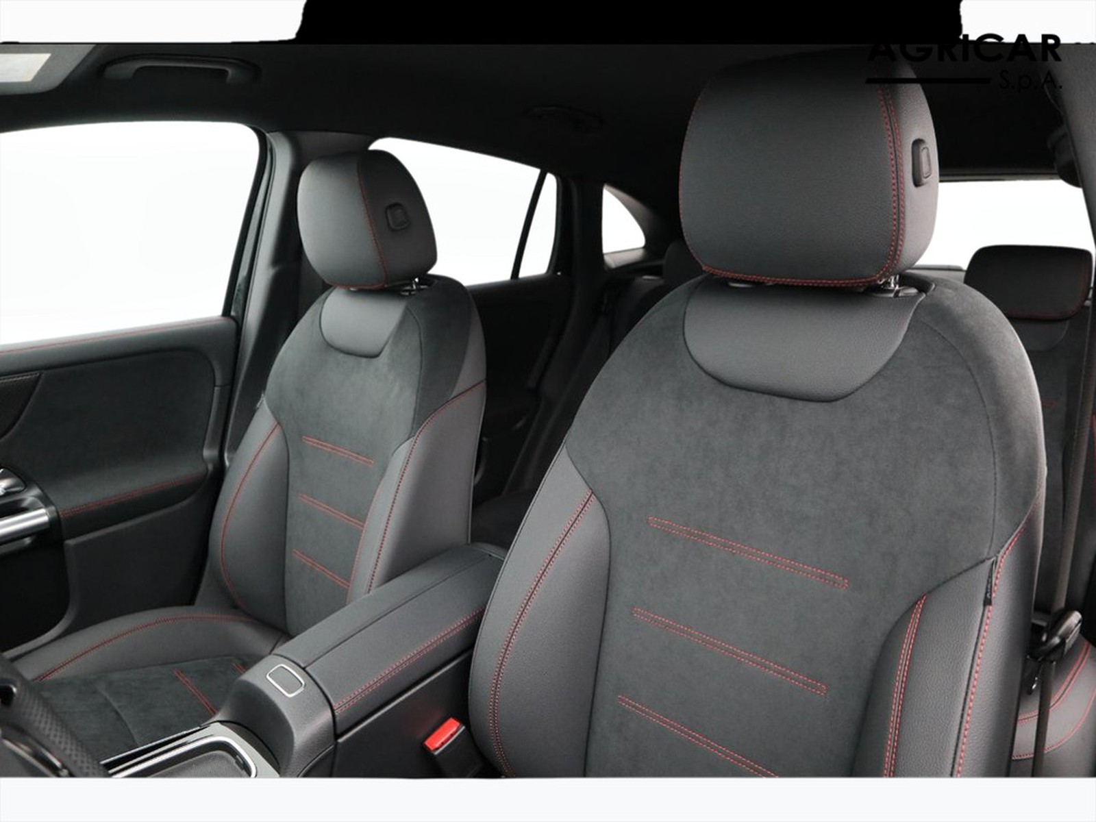 5 - Mercedes GLA 200 d amg line advanced plus 8g-dct