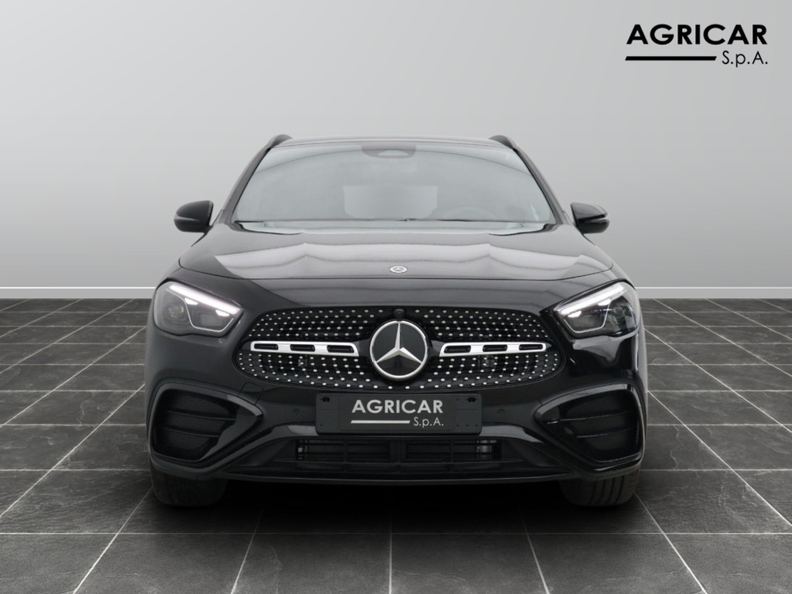 2 - Mercedes GLA 200 d amg line premium 4matic 8g-dct