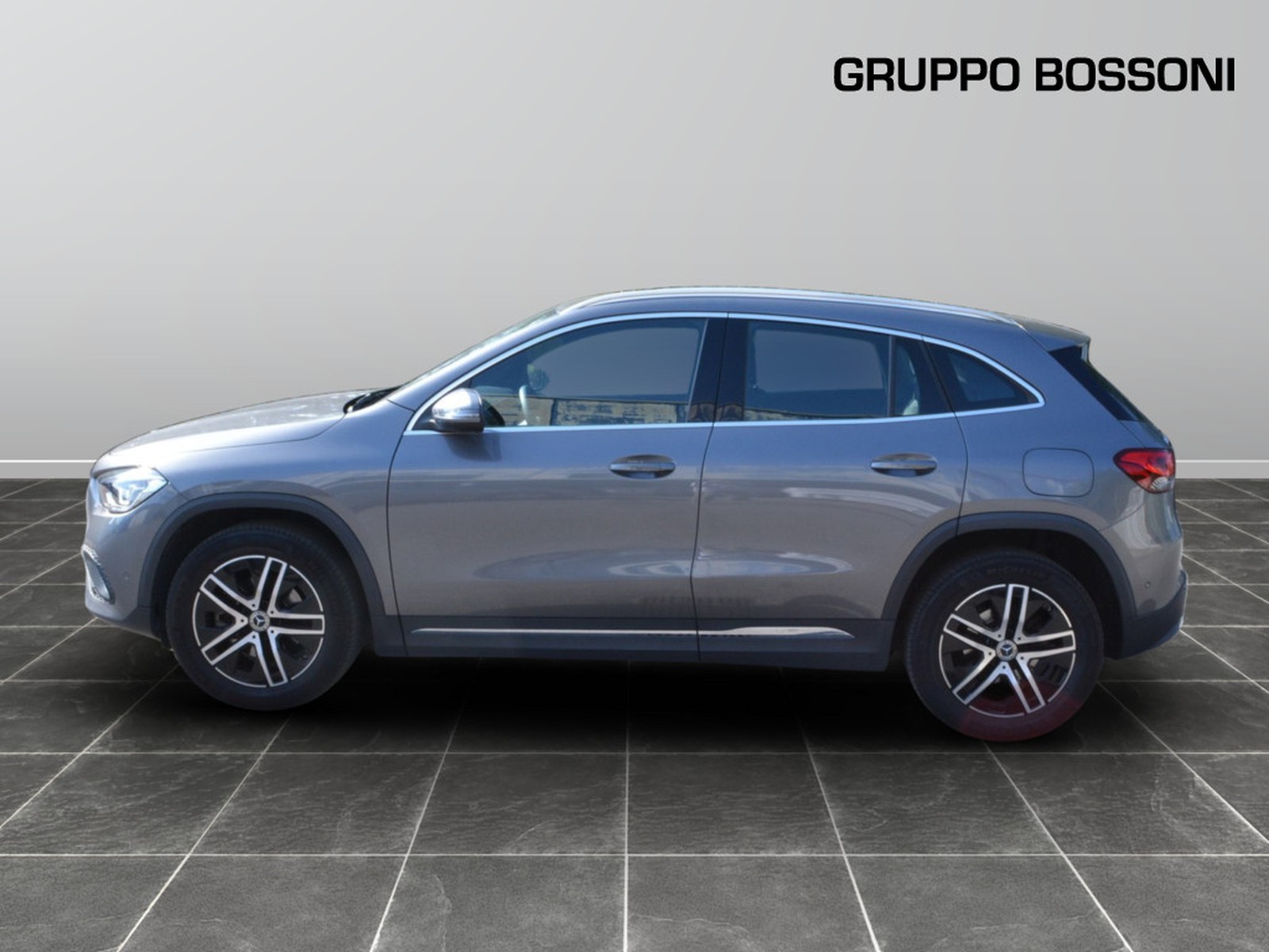 24 - Mercedes GLA 200 d sport plus 8g-dct