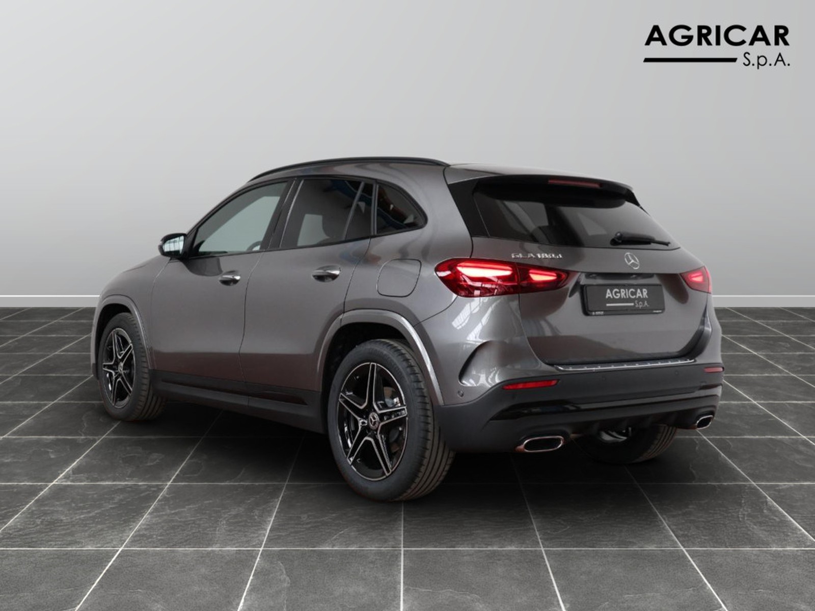 5 - Mercedes GLA 180 d amg line advanced plus 8g-dct