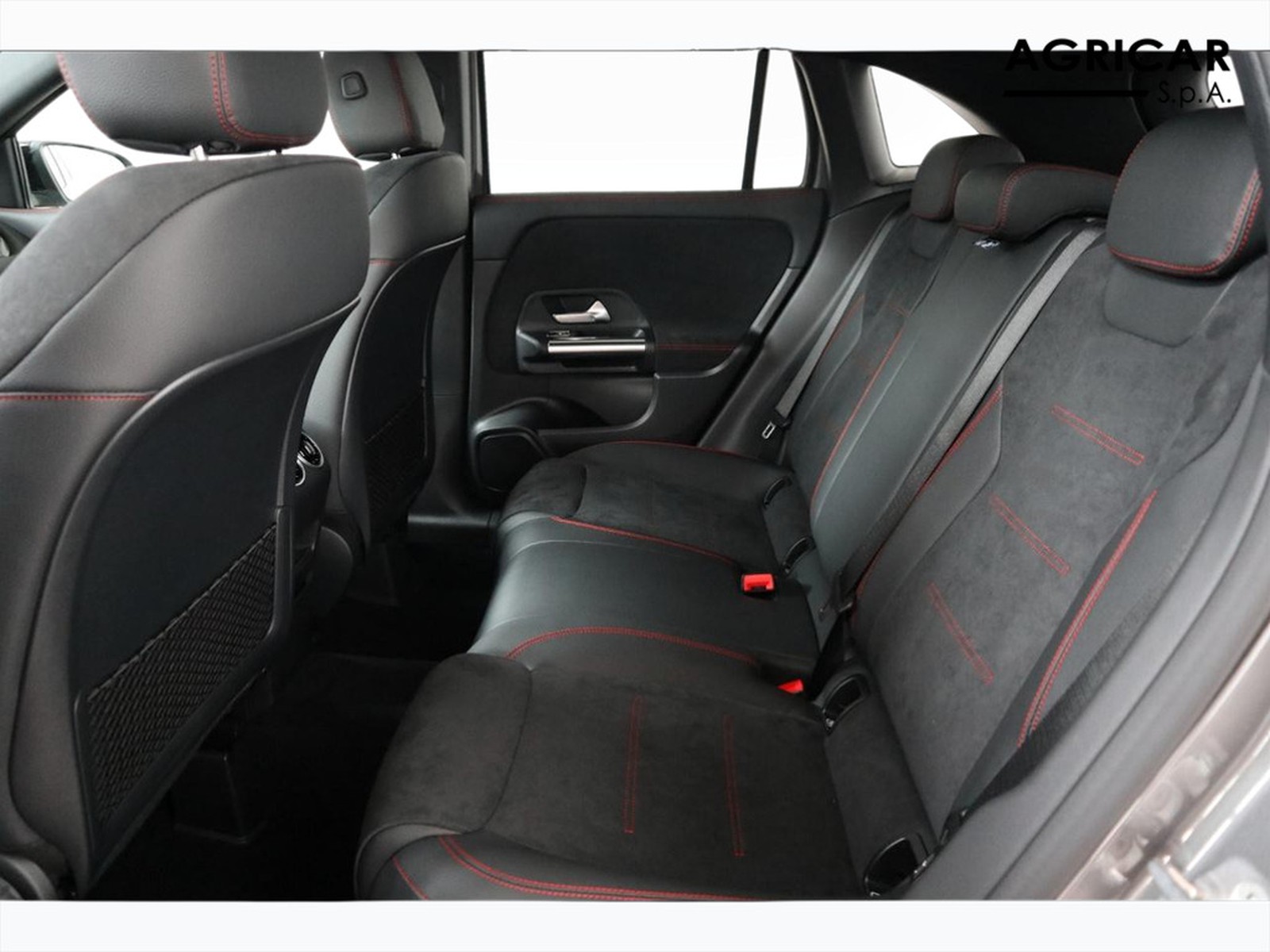 8 - Mercedes GLA 180 d amg line advanced plus 8g-dct