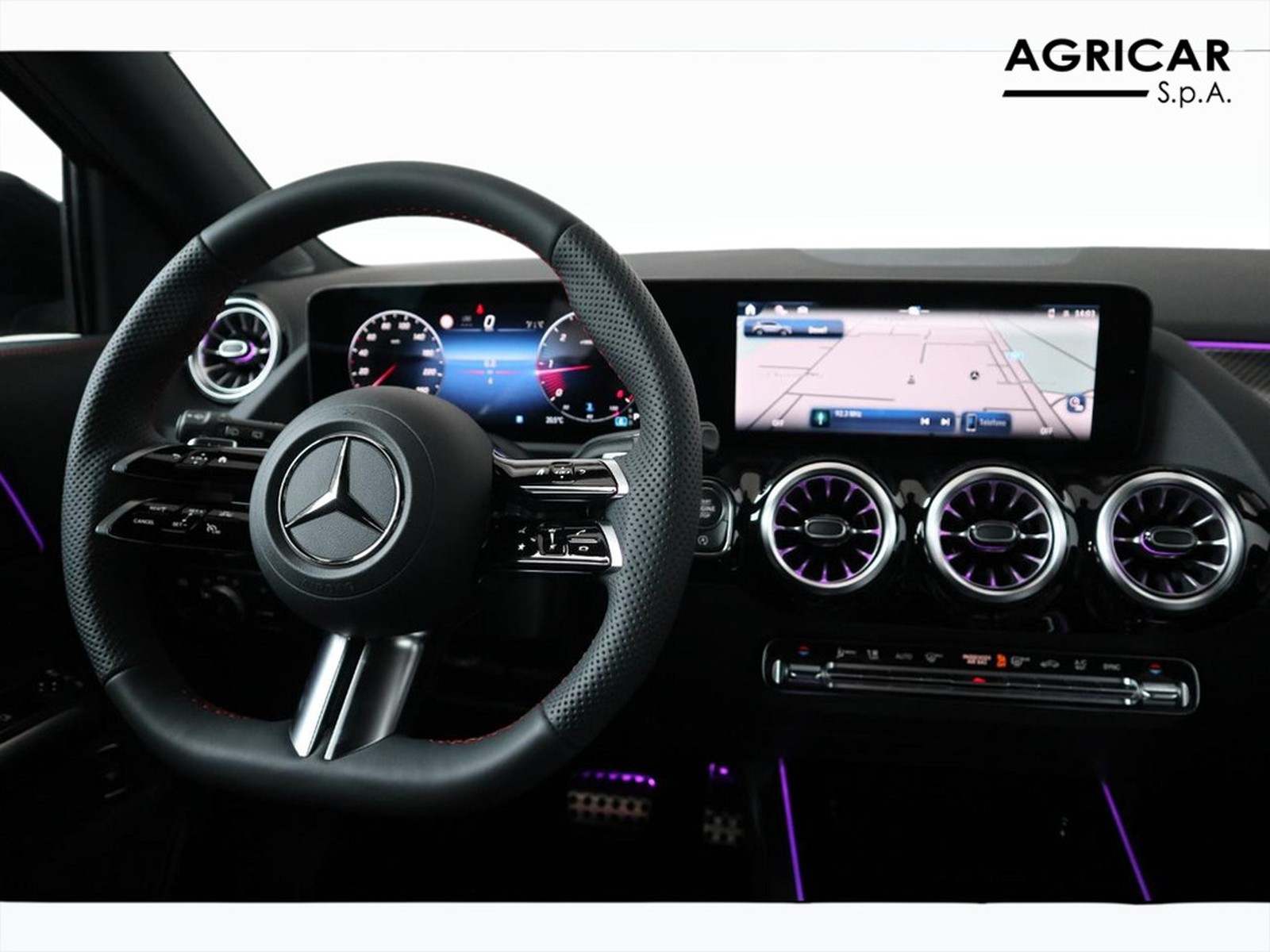 12 - Mercedes GLA 180 d amg line advanced plus 8g-dct