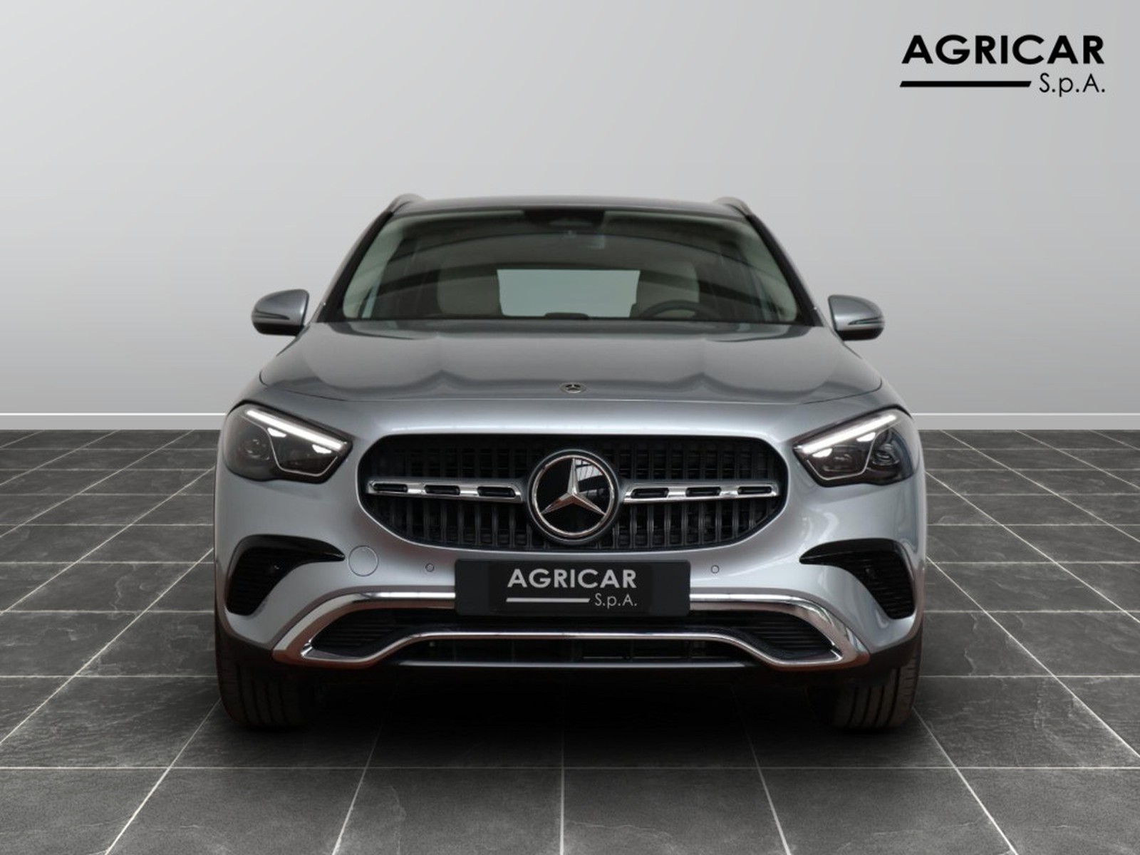 2 - Mercedes GLA 200 d progressive advanced plus 8g-dct