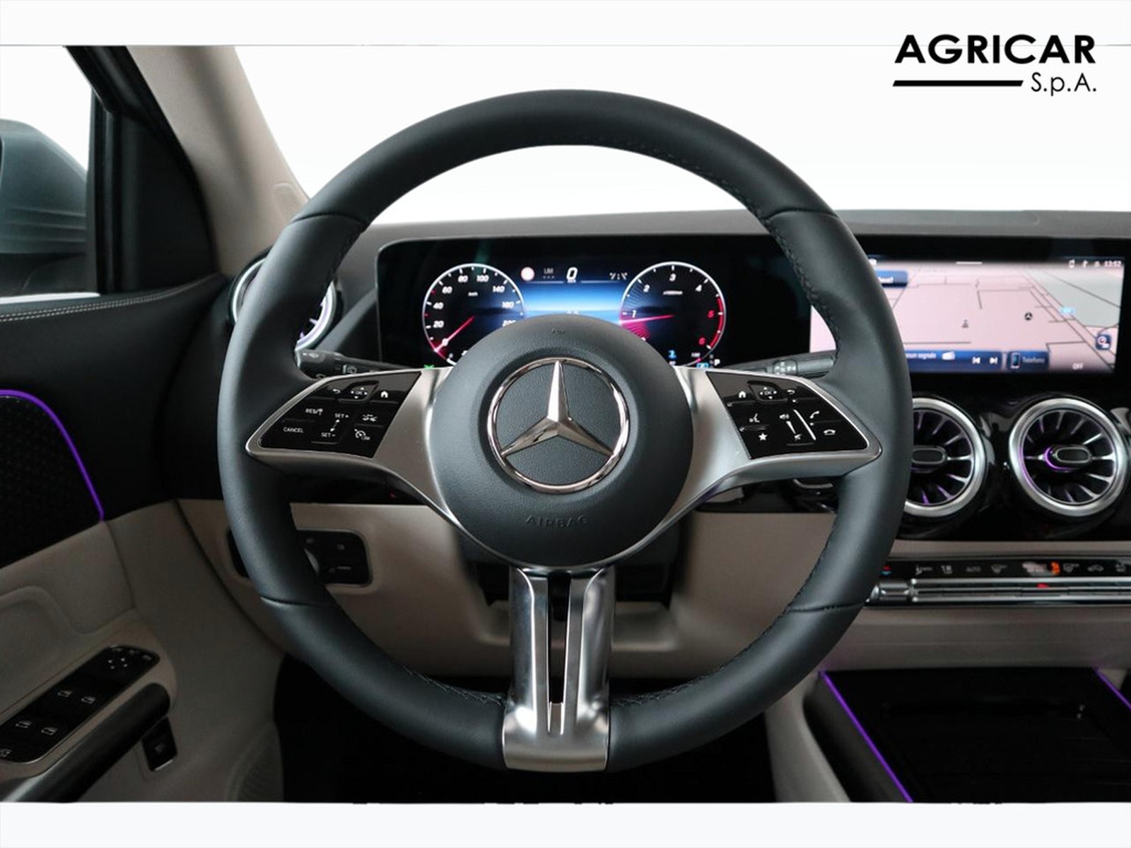 17 - Mercedes GLA 200 d progressive advanced plus 8g-dct