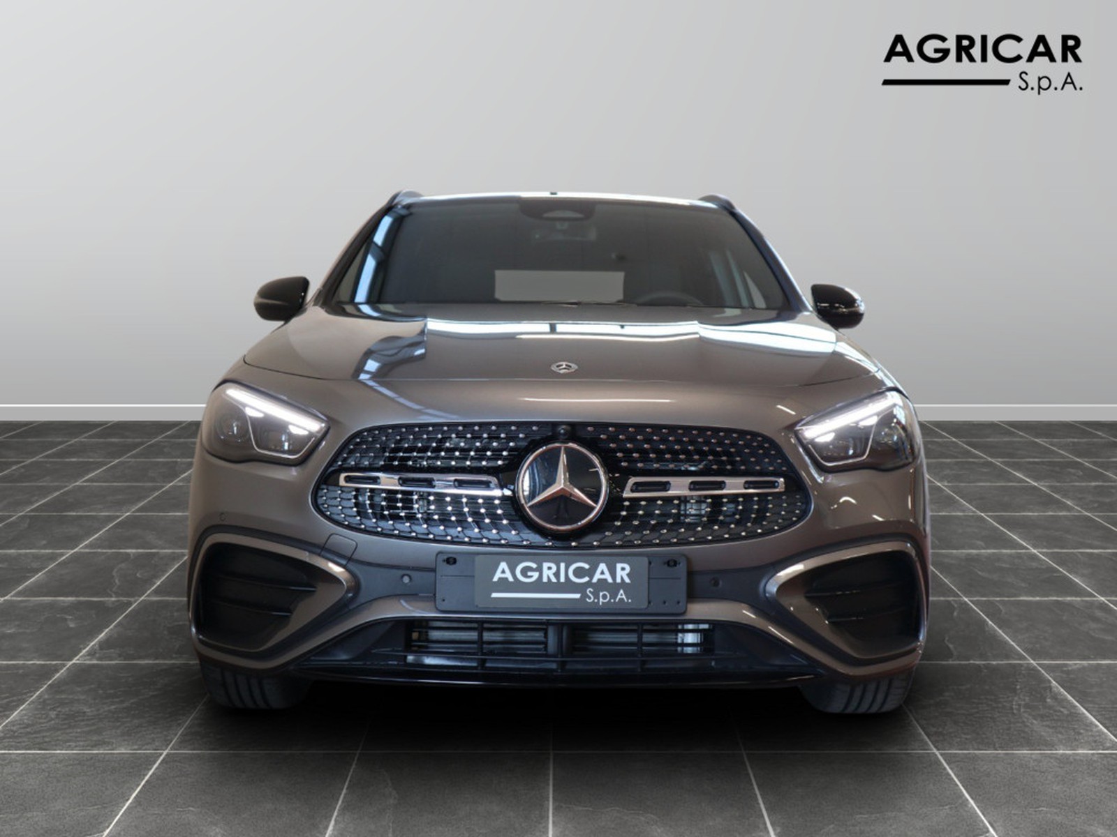 2 - Mercedes GLA 200 d amg line premium 8g-dct