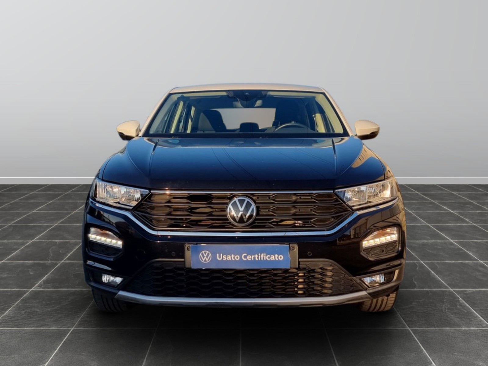 2 - Volkswagen T-Roc 1.0 tsi 110cv style