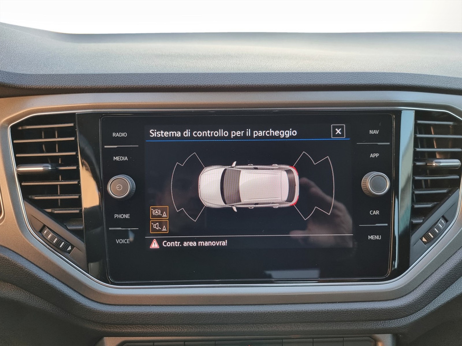 26 - Volkswagen T-Roc 1.0 tsi 110cv style