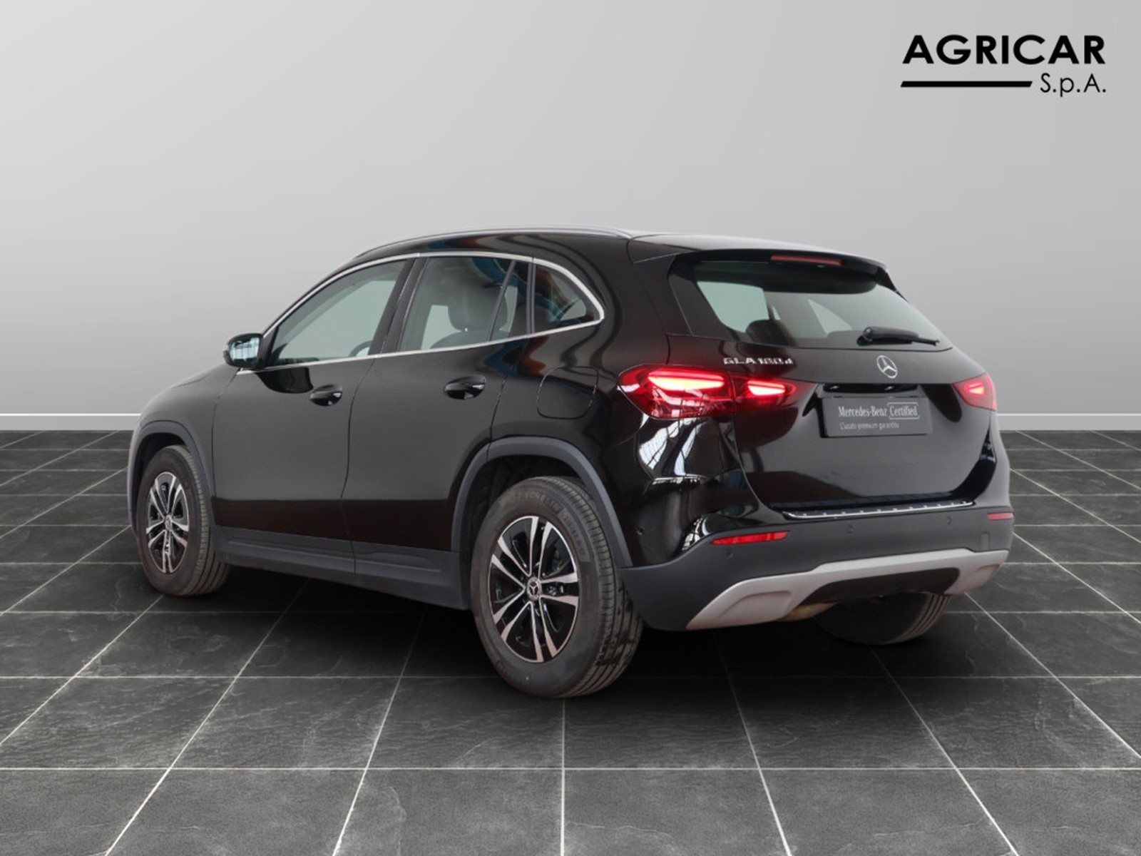 5 - Mercedes GLA 180 d advanced 8g-dct