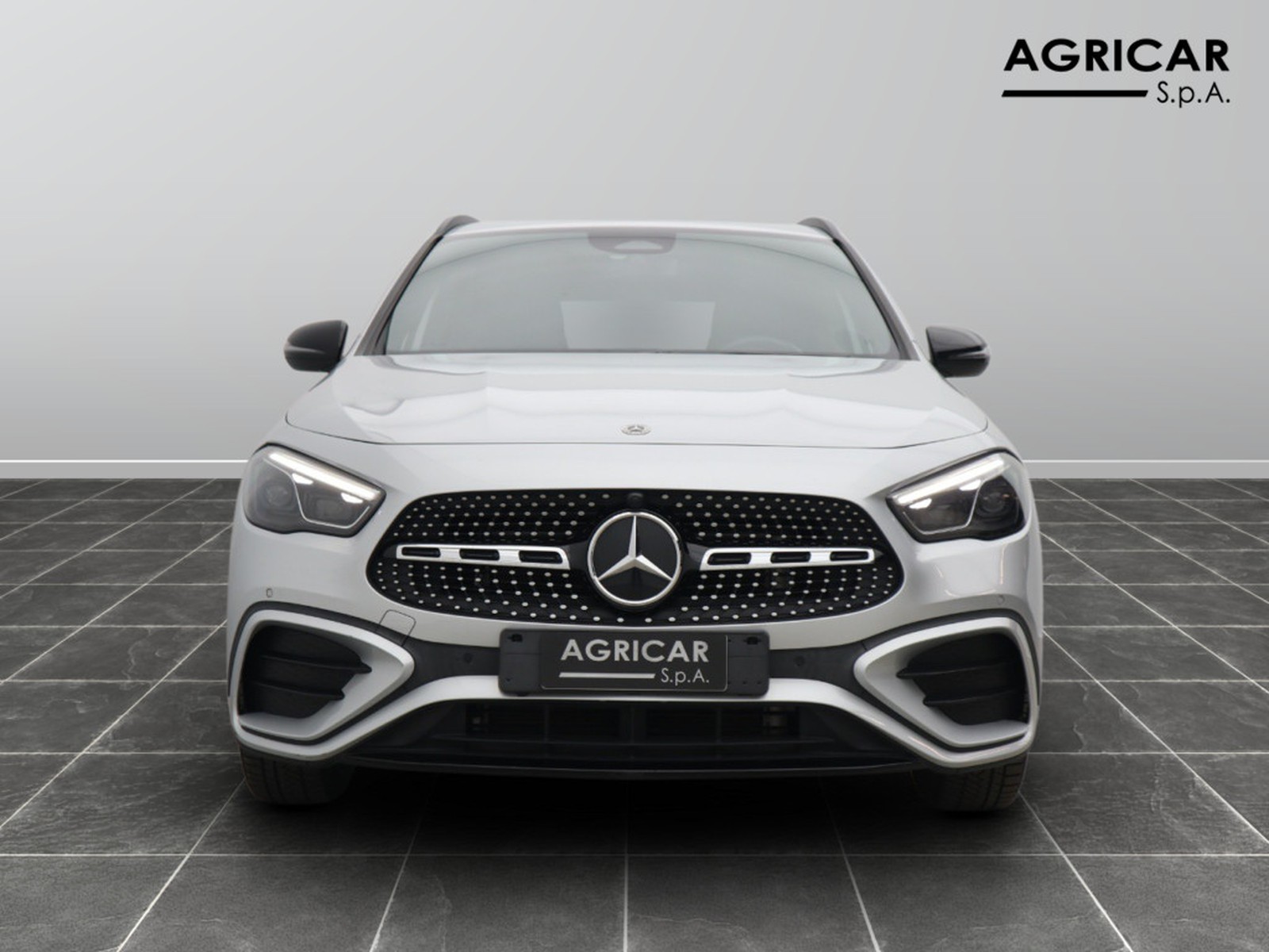 2 - Mercedes GLA 180 d amg line advanced plus 8g-dct