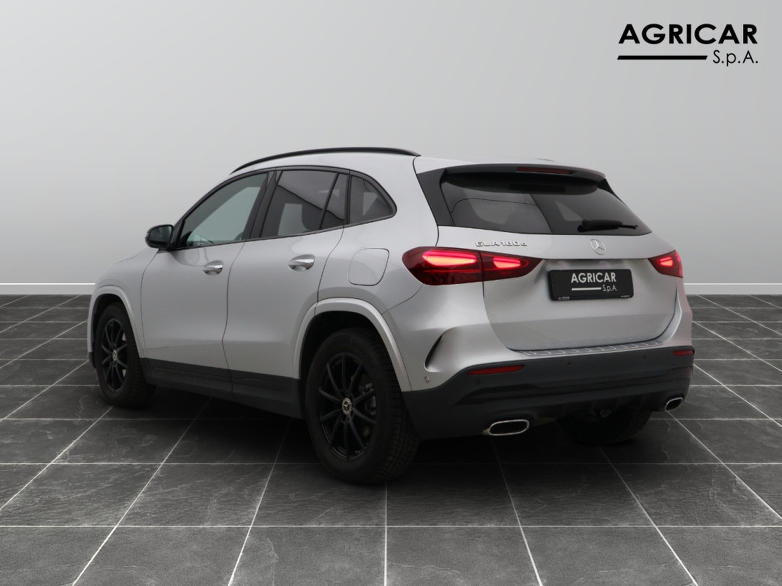 5 - Mercedes GLA 180 d amg line advanced plus 8g-dct