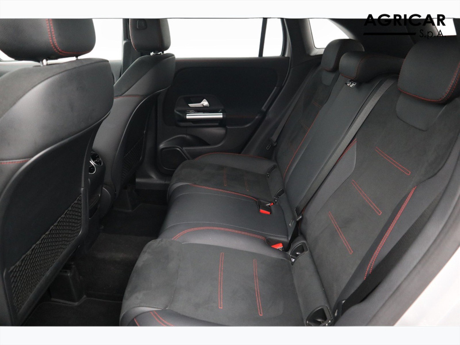 8 - Mercedes GLA 180 d amg line advanced plus 8g-dct