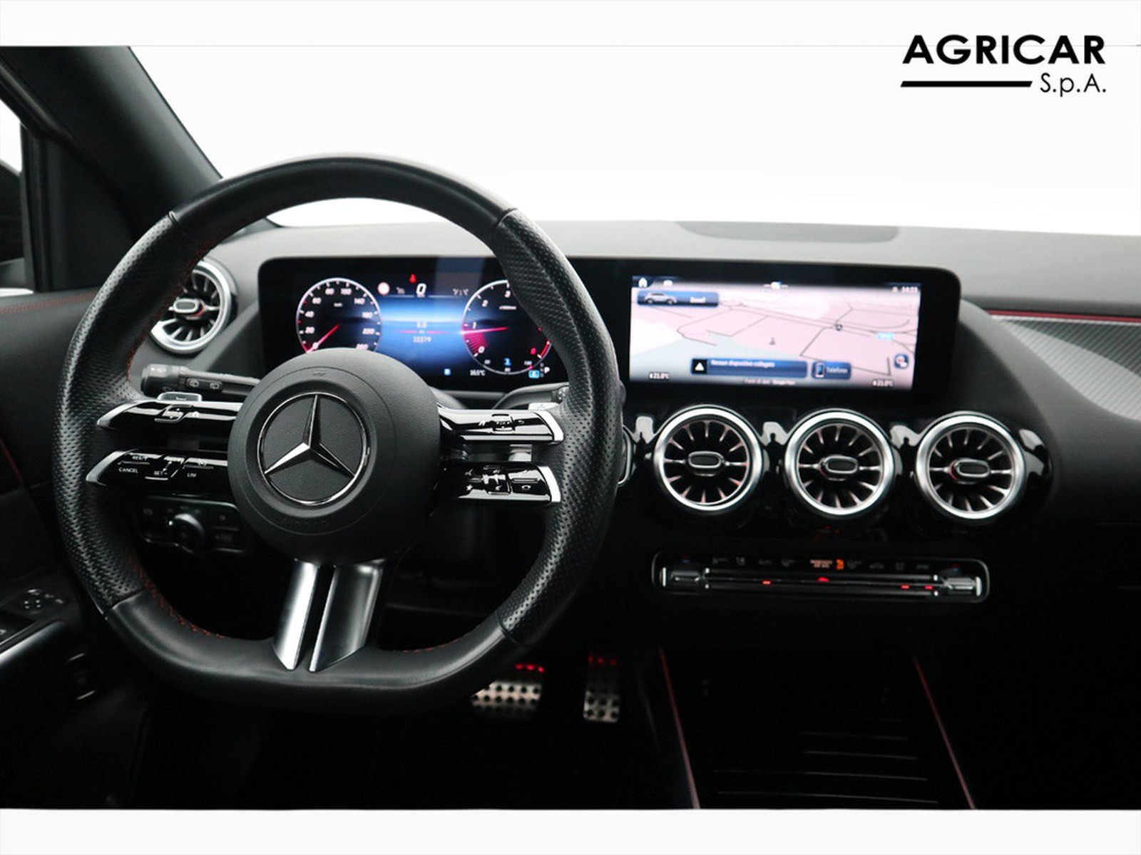 12 - Mercedes GLA 180 d amg line advanced plus 8g-dct