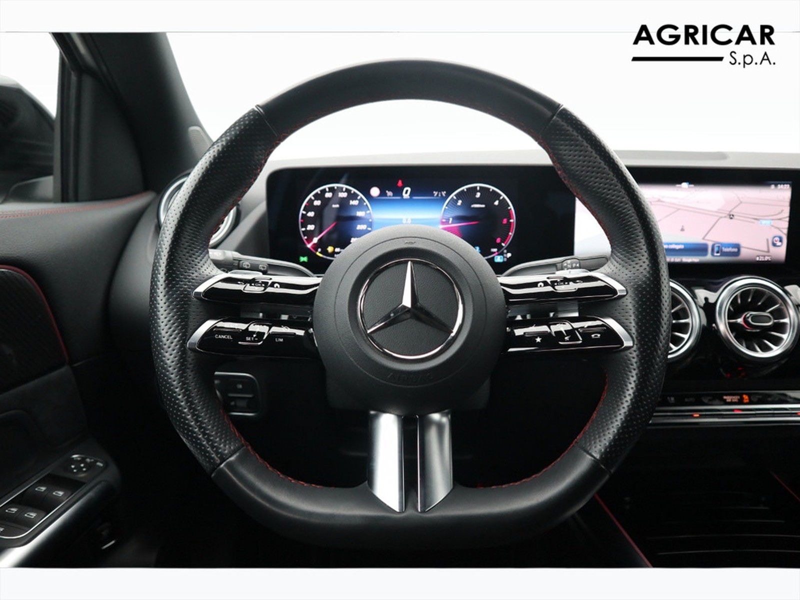 17 - Mercedes GLA 180 d amg line advanced plus 8g-dct