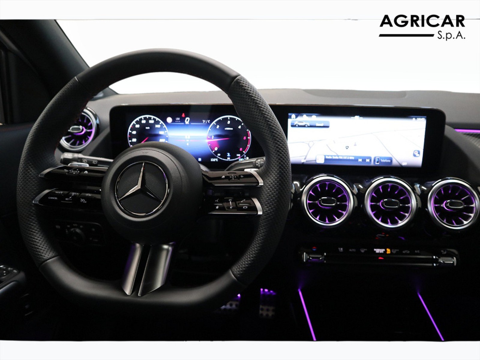 12 - Mercedes GLA 200 d amg line extra 8g-dct