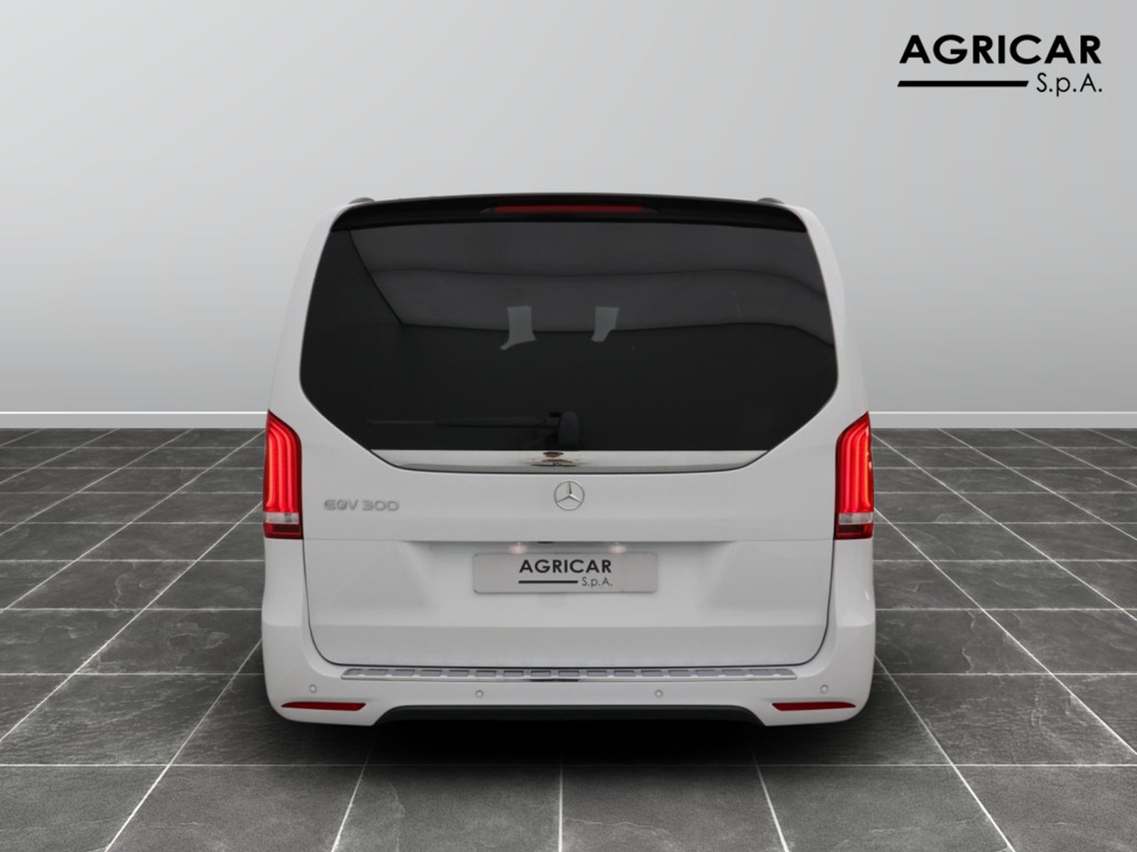 5 - Mercedes Vans EQV long 300