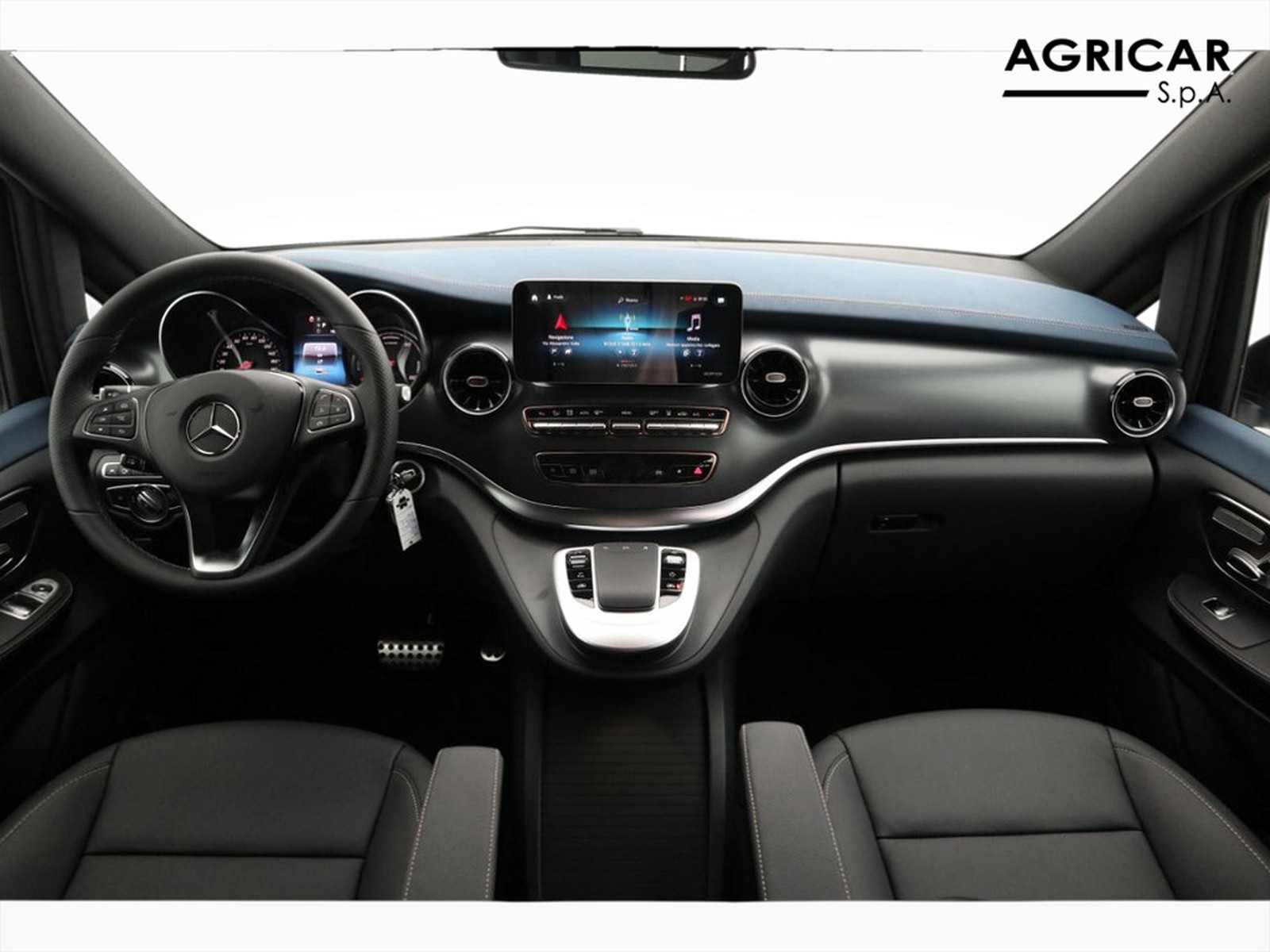 8 - Mercedes Vans EQV long 300