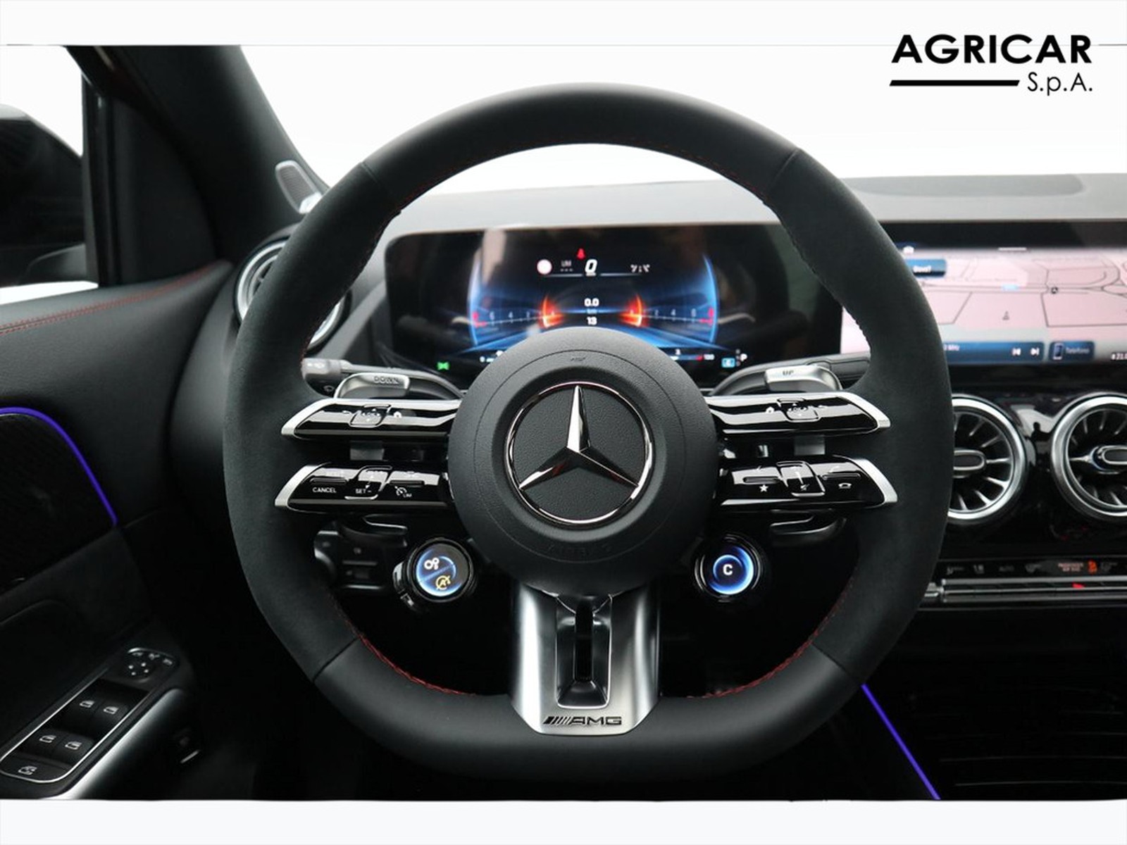 18 - AMG GLA amg 45  premium amg racing collection 4matic+ 8g-dct