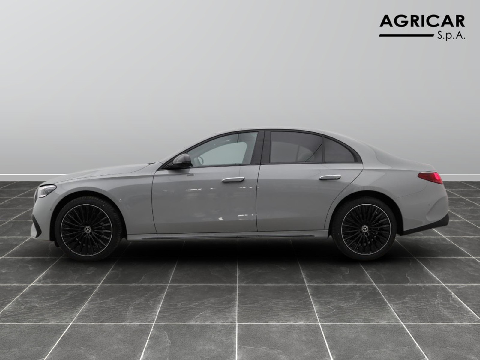 3 - Mercedes Classe E berlina 220 d amg line premium 4matic 9g-tronic