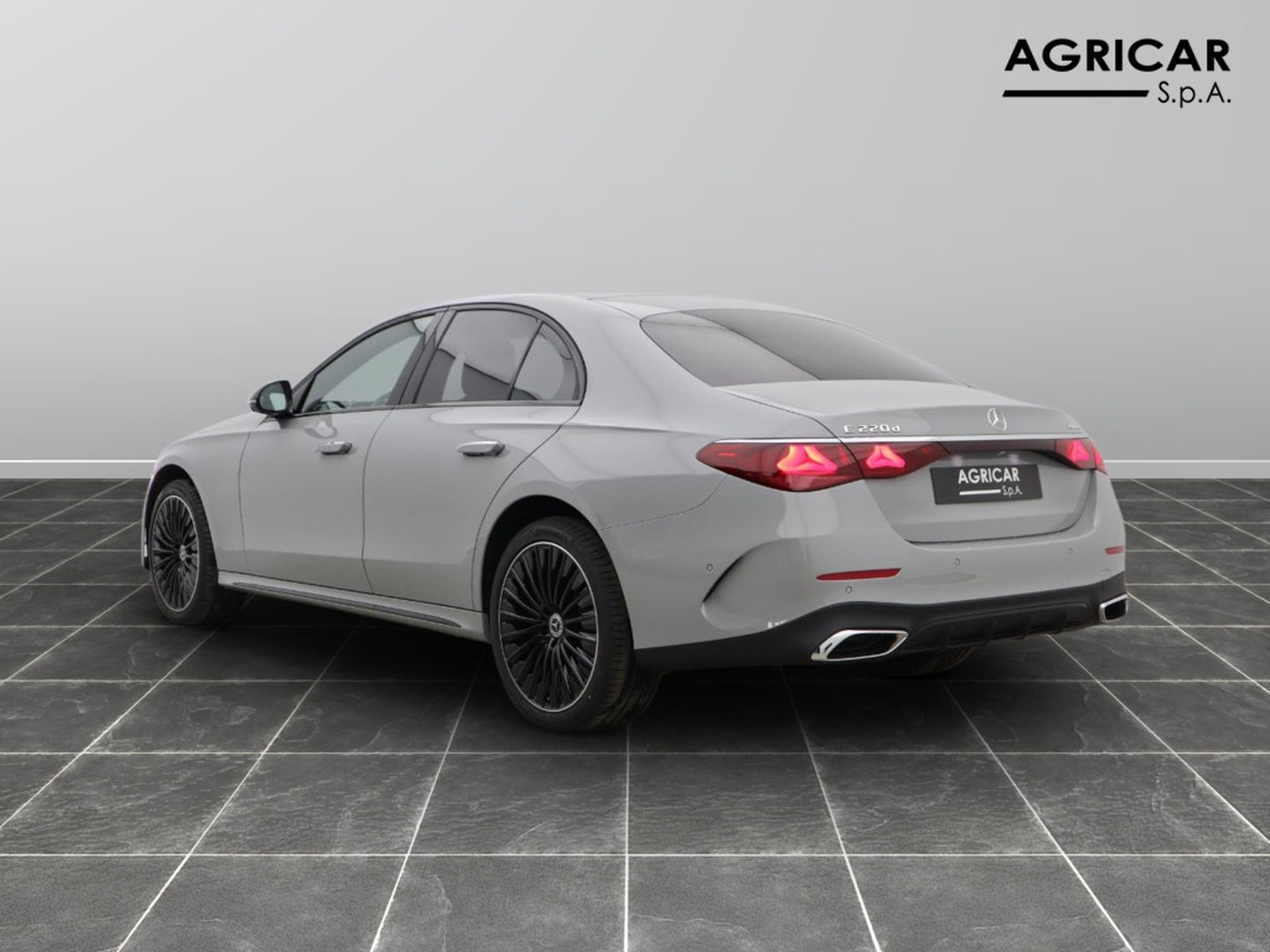5 - Mercedes Classe E berlina 220 d amg line premium 4matic 9g-tronic