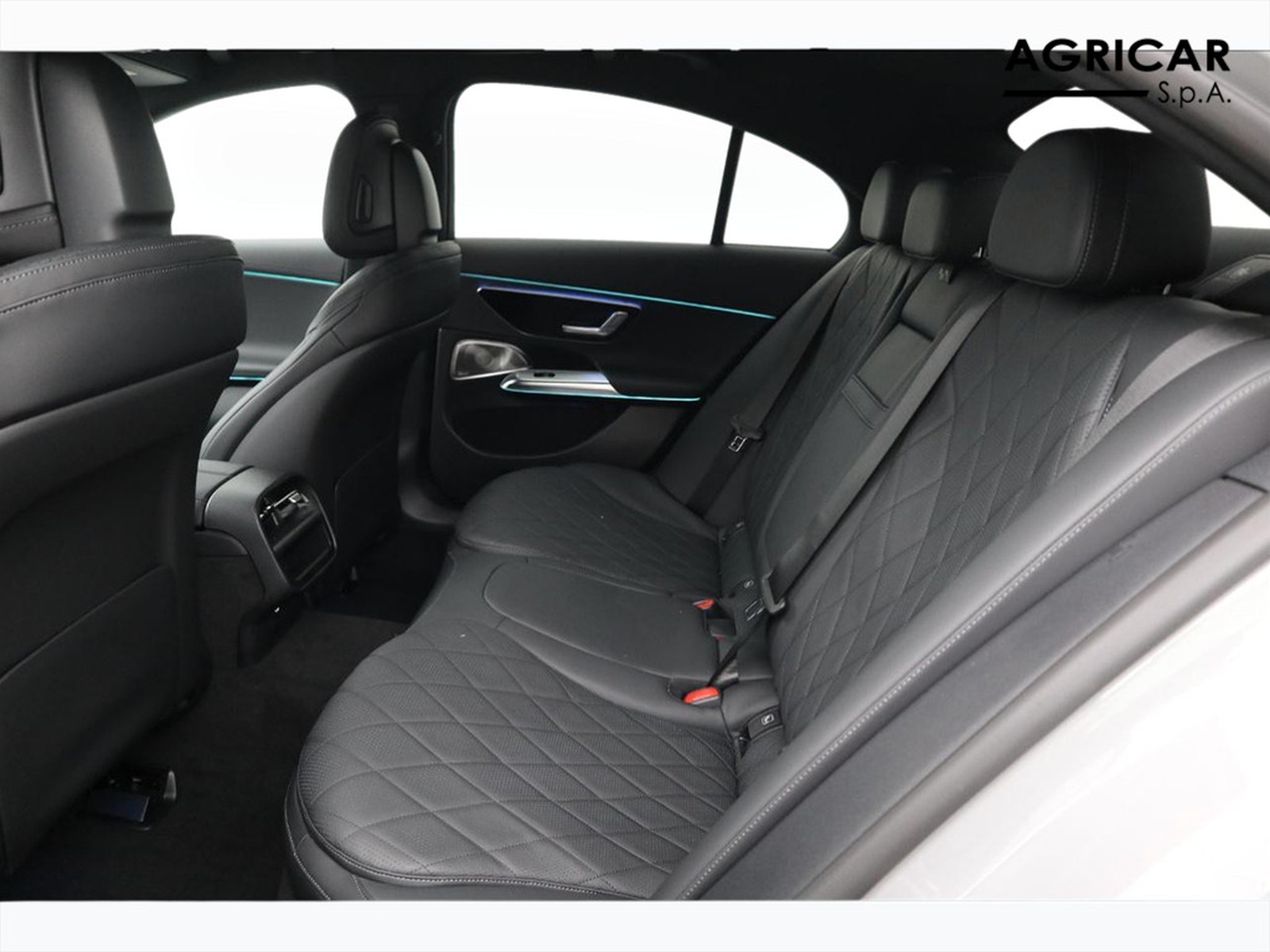 8 - Mercedes Classe E berlina 220 d amg line premium 4matic 9g-tronic