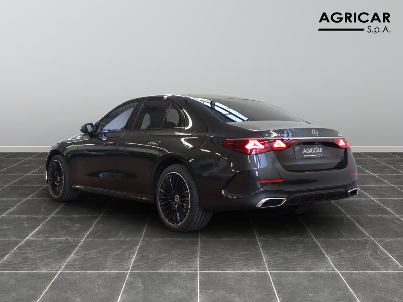 5 - Mercedes Classe E berlina 300 de plug in hybrid amg line premium 4matic 9g-tronic