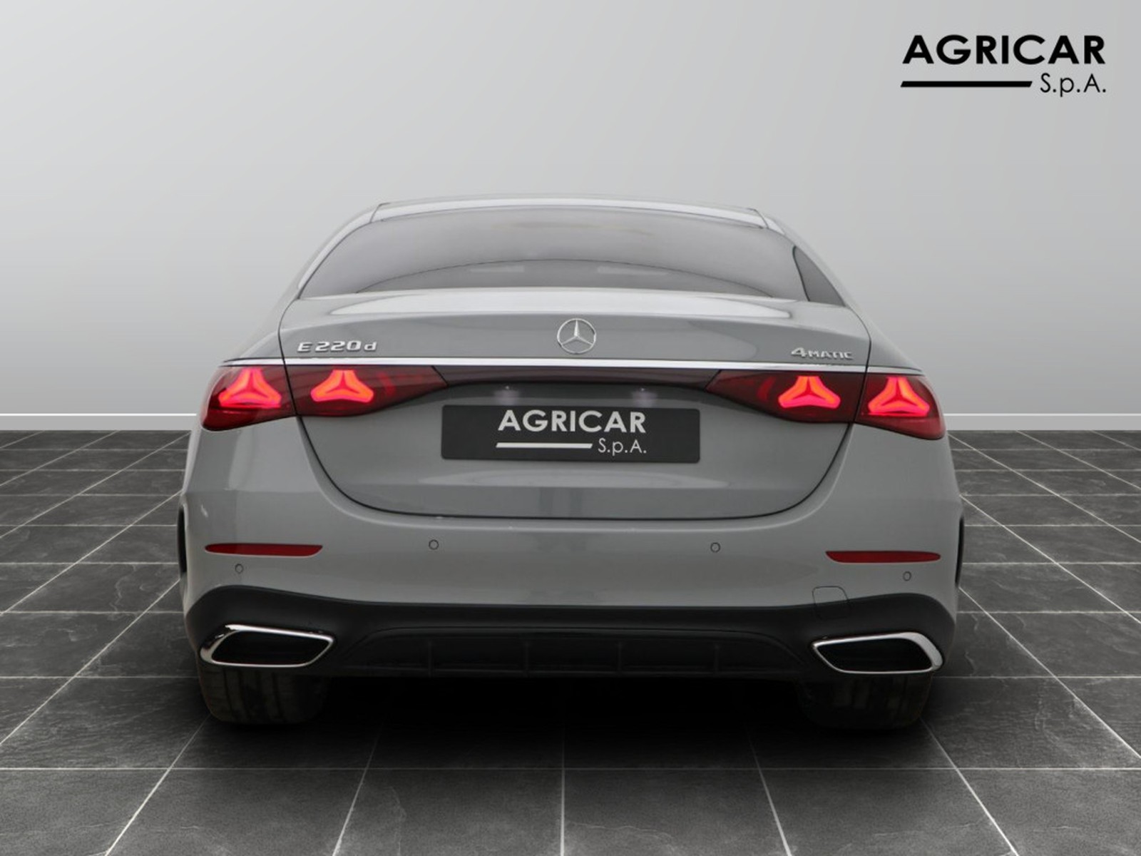 6 - Mercedes Classe E berlina 220 d amg line premium 4matic 9g-tronic